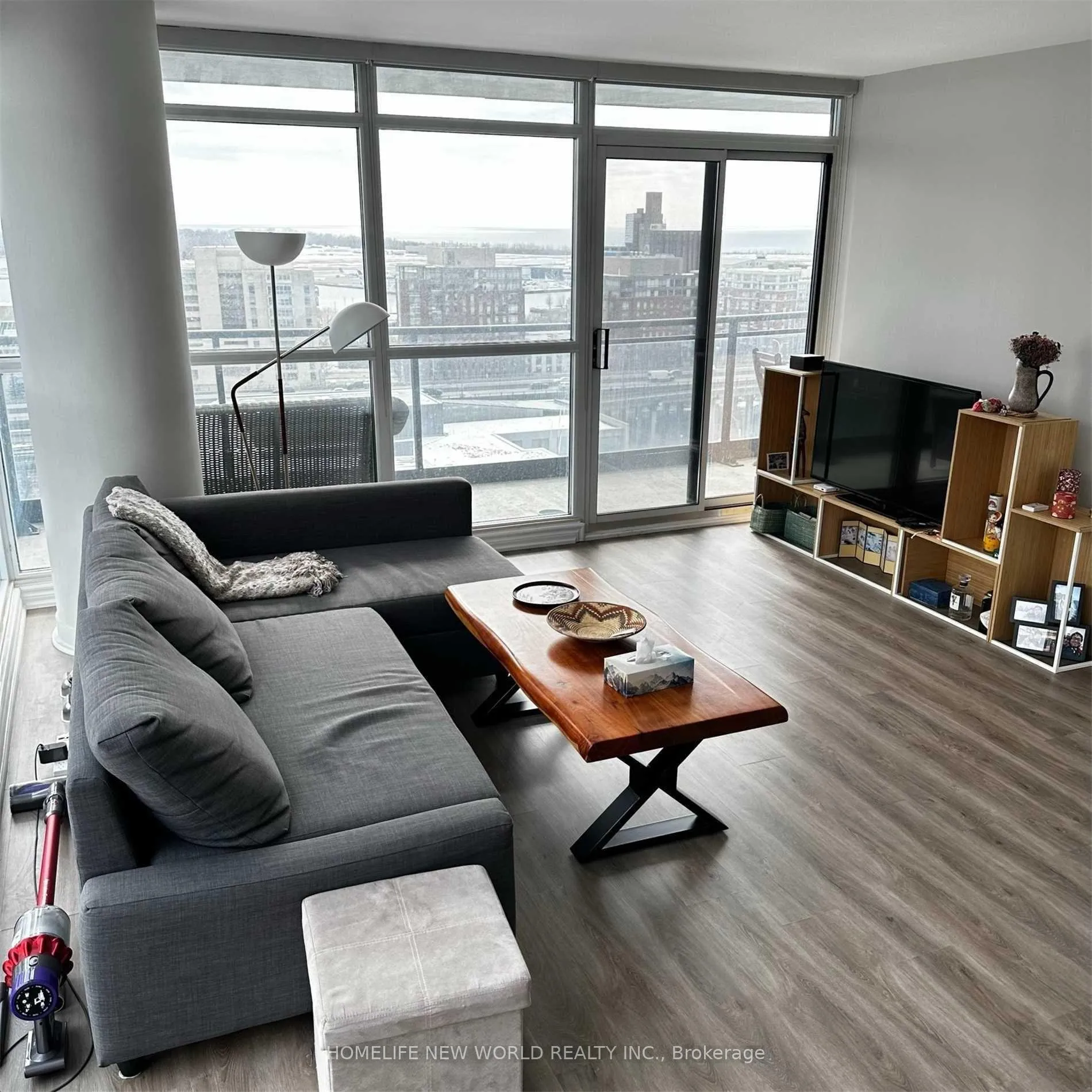 Photo 6 of Unit 1603, 8 Telegram Mews, Toronto, Waterfront Communities — HOMEH