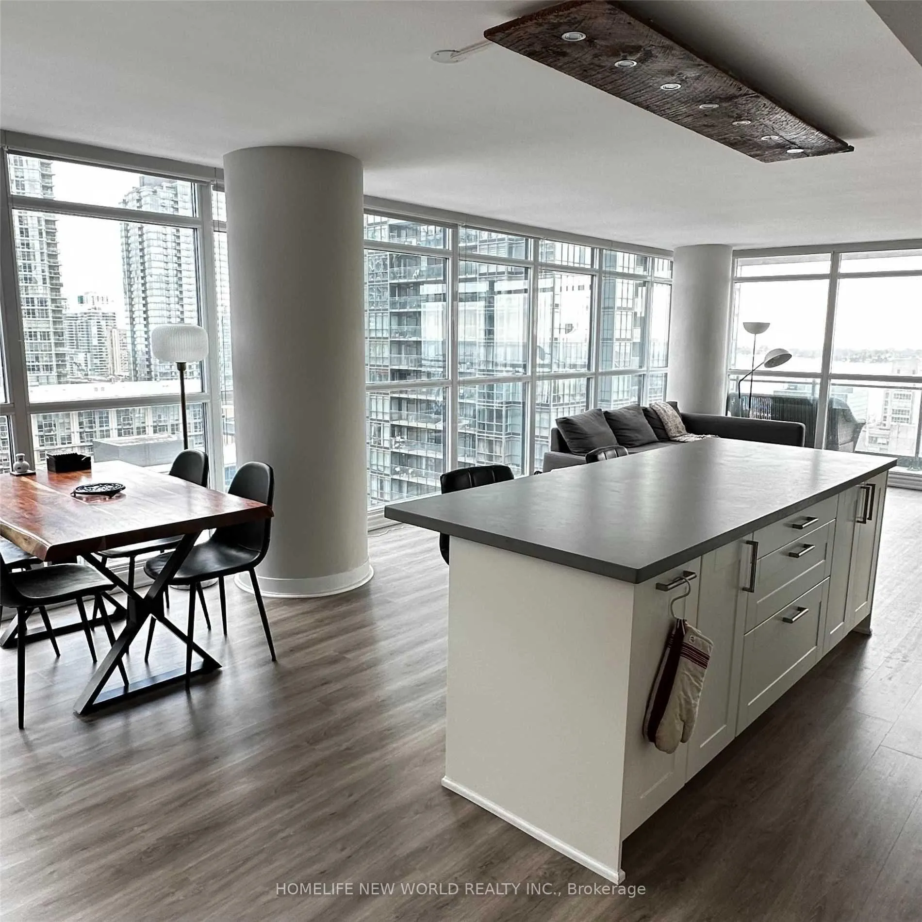 Photo 10 of Unit 1603, 8 Telegram Mews, Toronto, Waterfront Communities — HOMEH