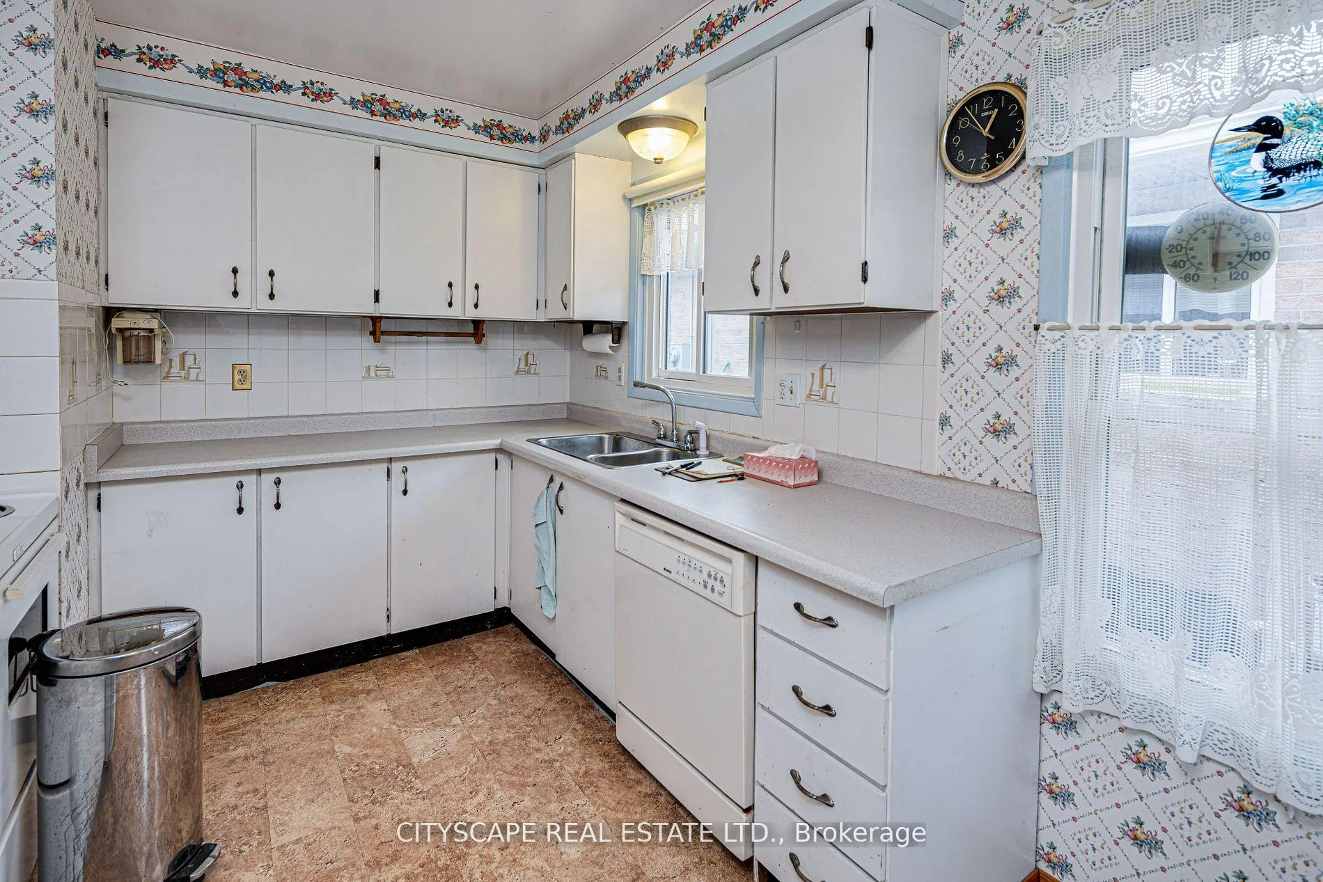 Photo 8 of 66 Vodden Street W, Brampton, Brampton West — HOMEH