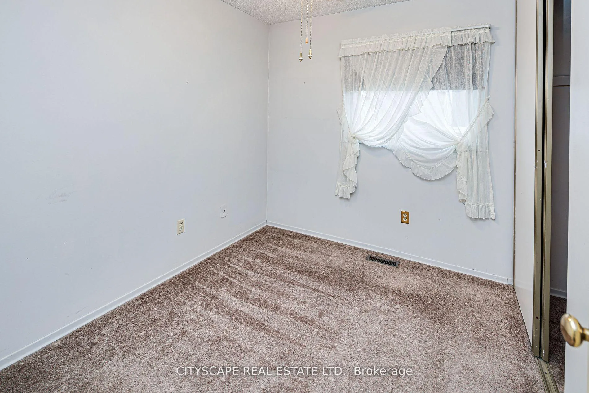 Photo 17 of 66 Vodden Street W, Brampton, Brampton West — HOMEH