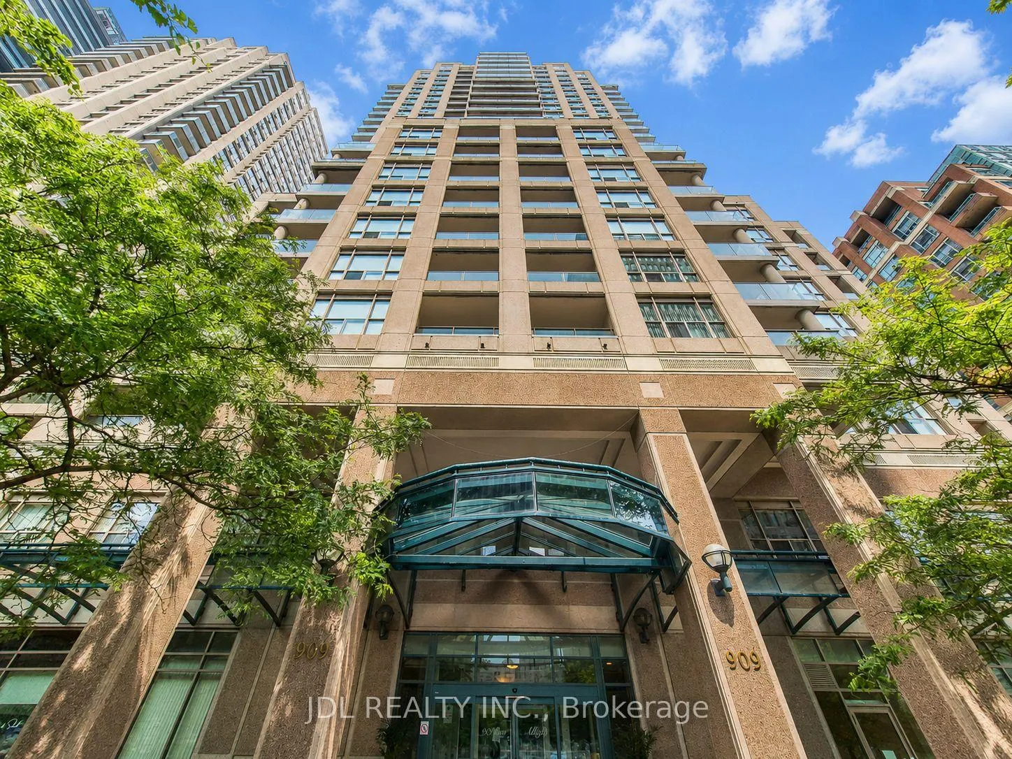Front of Unit 902, 909 Bay Street