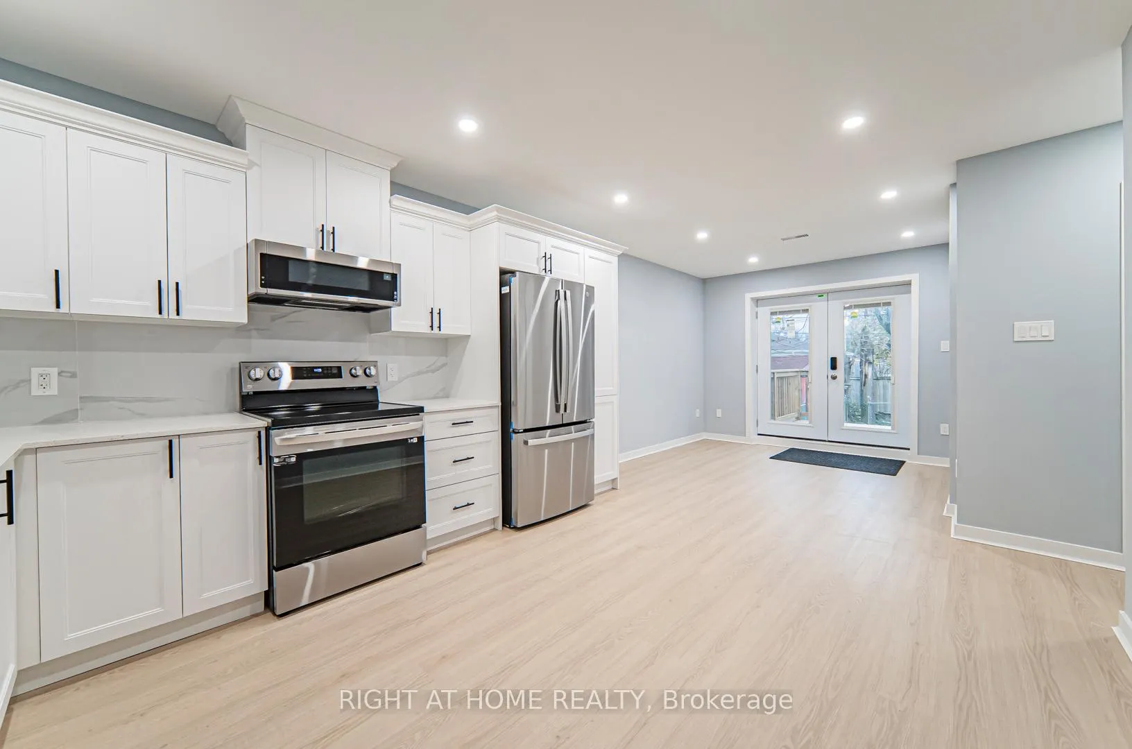 Front of Unit MAIN, 250 Beechy Drive