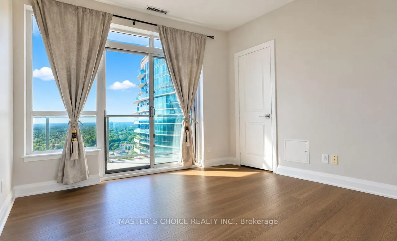 Photo 5 of Unit 2732, 7161 Yonge Street, Markham, Thornhill — HOMEH