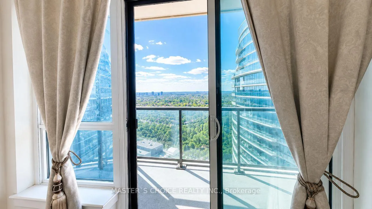 Photo 10 of Unit 2732, 7161 Yonge Street, Markham, Thornhill — HOMEH