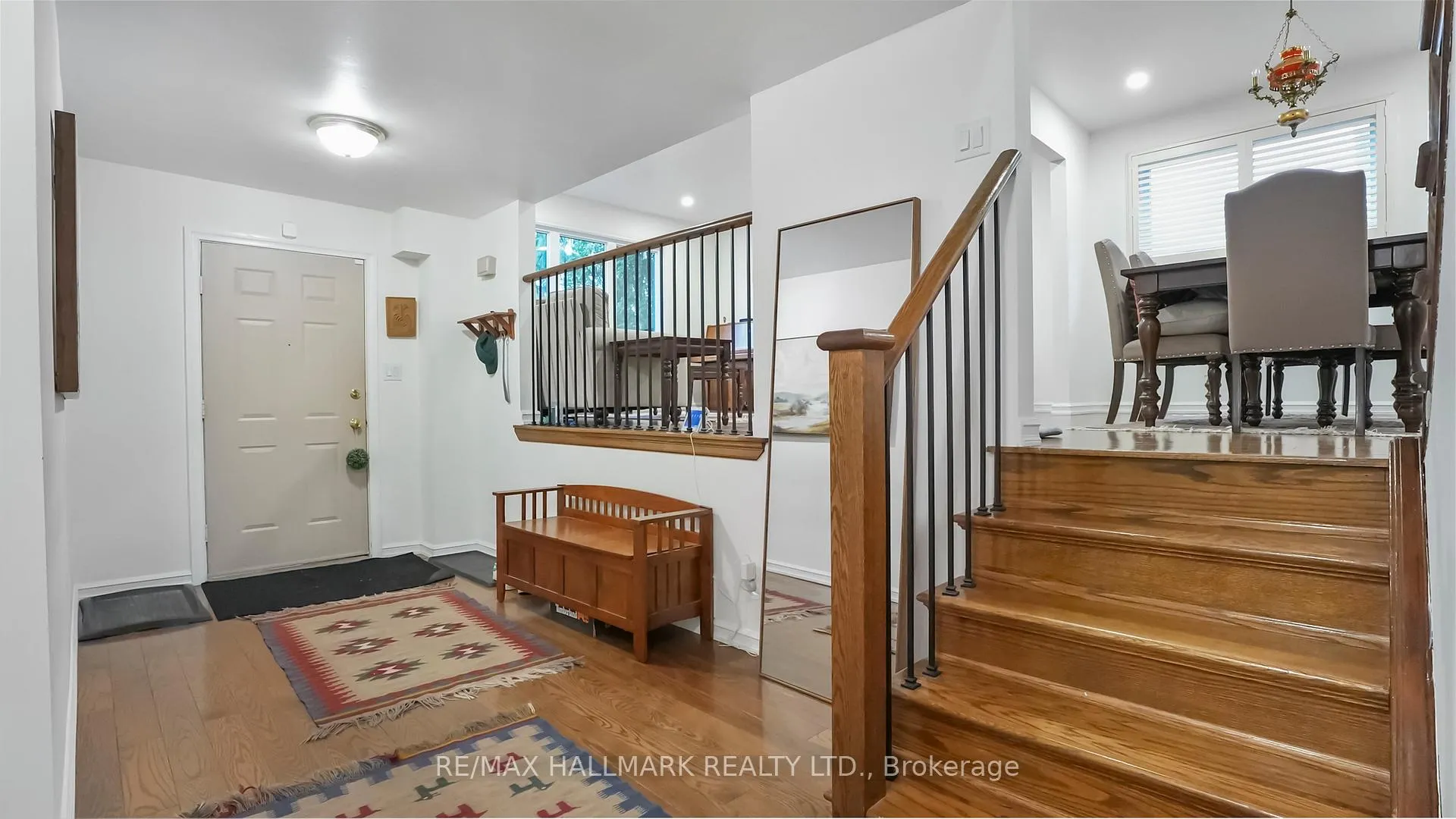 Photo 6 of 22 Avondale Crescent, Aurora, Aurora Village — HOMEH