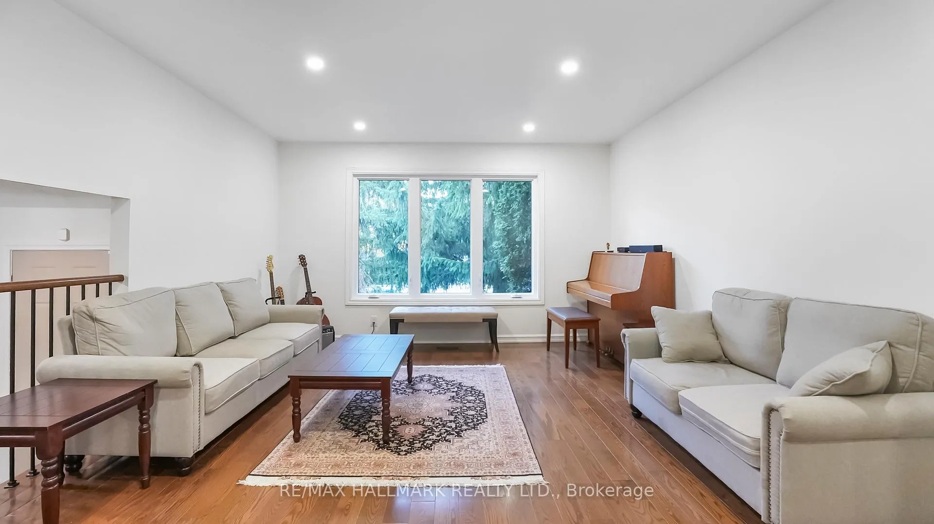 Photo 15 of 22 Avondale Crescent, Aurora, Aurora Village — HOMEH