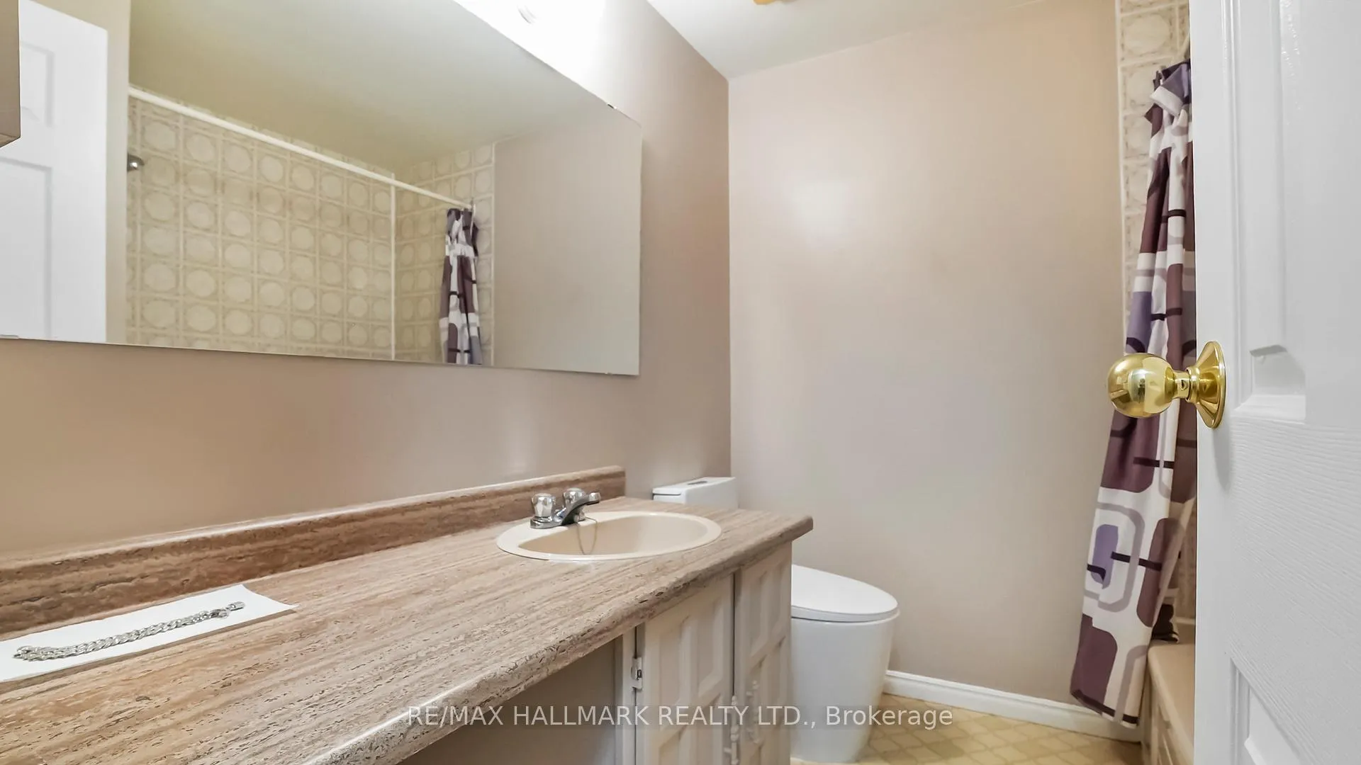 Photo 25 of 22 Avondale Crescent, Aurora, Aurora Village — HOMEH
