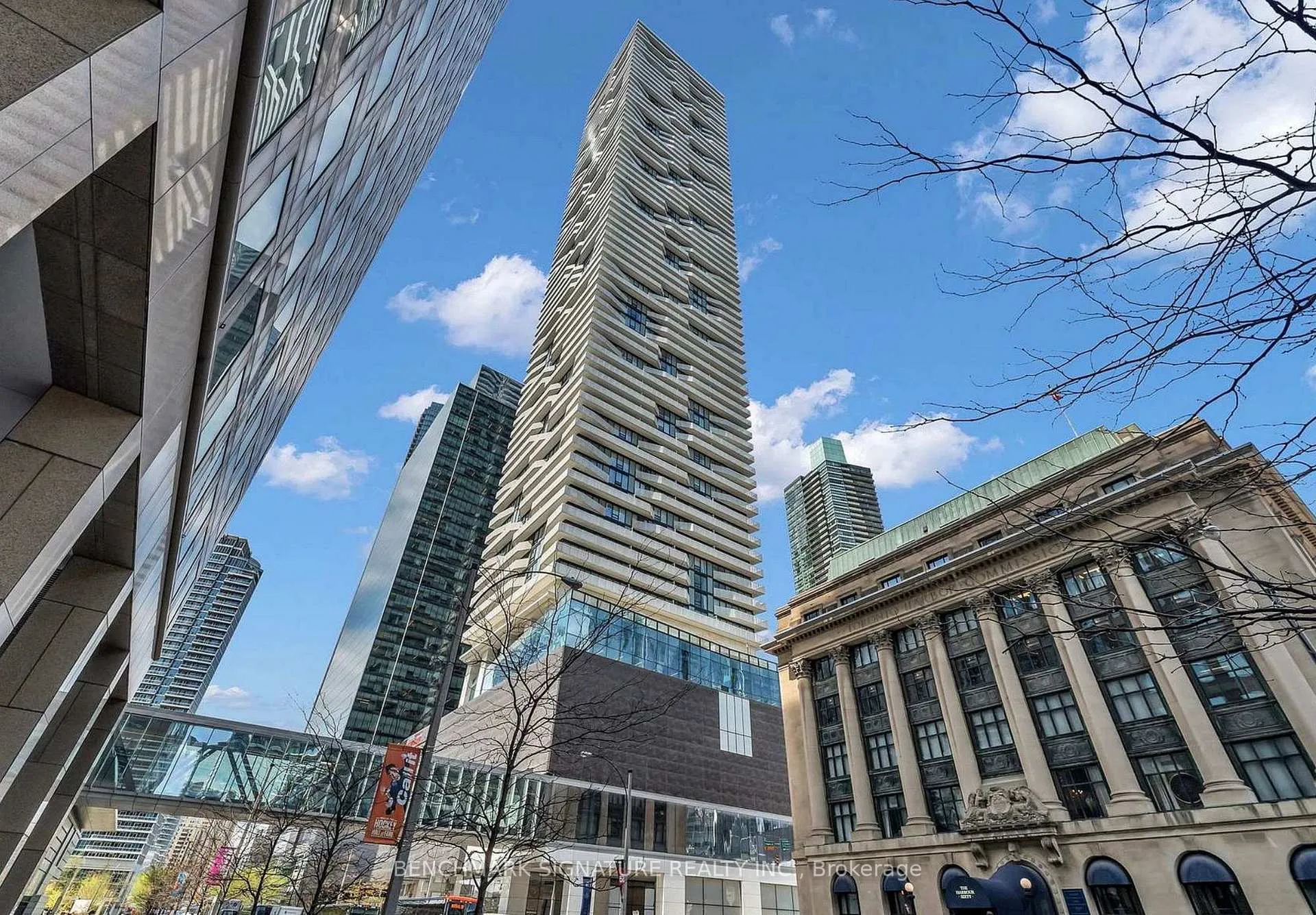 Photo 4 of Unit 6007, 88 Harbour Street, Toronto, Waterfront Communities — HOMEH