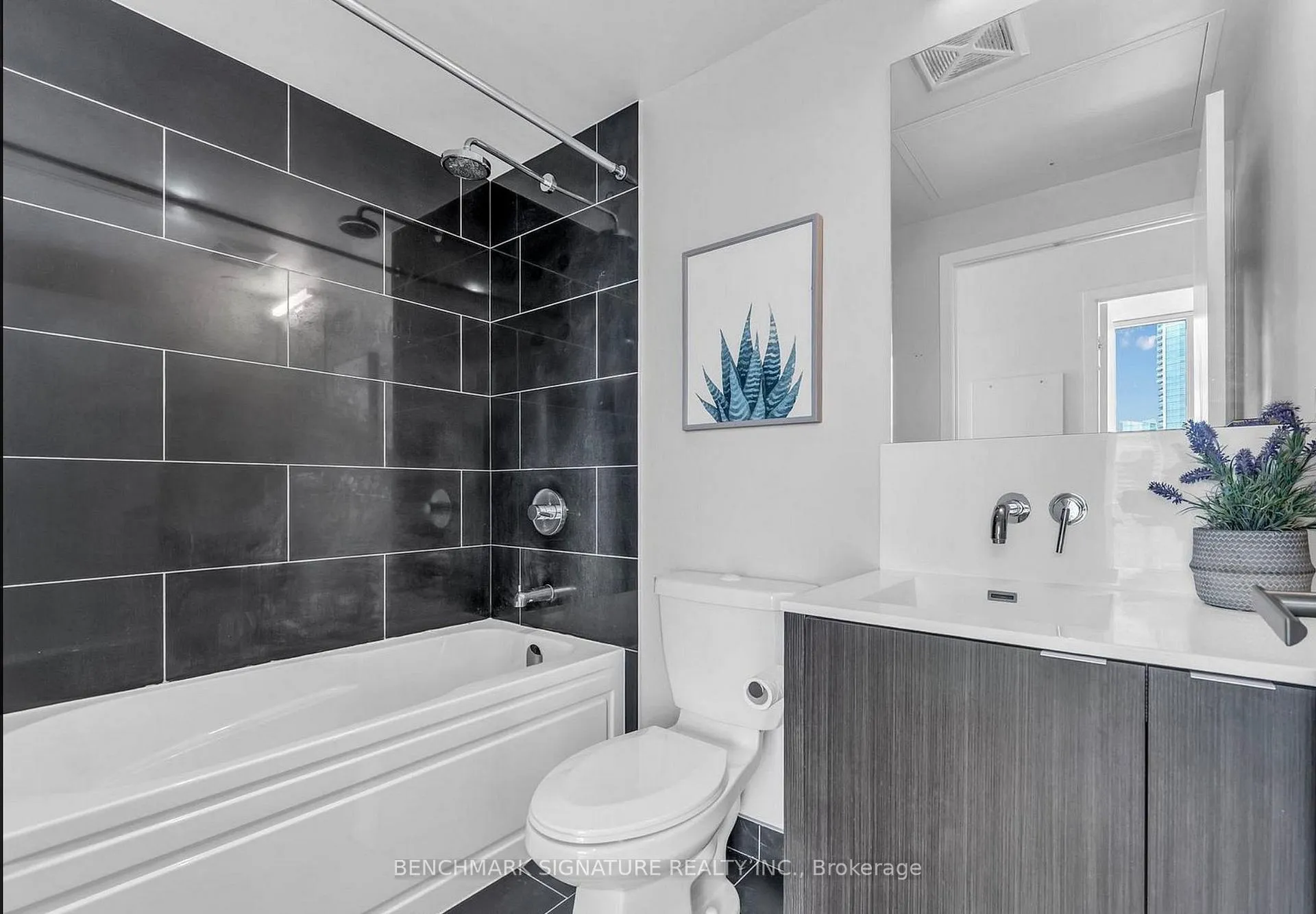 Photo 18 of Unit 6007, 88 Harbour Street, Toronto, Waterfront Communities — HOMEH