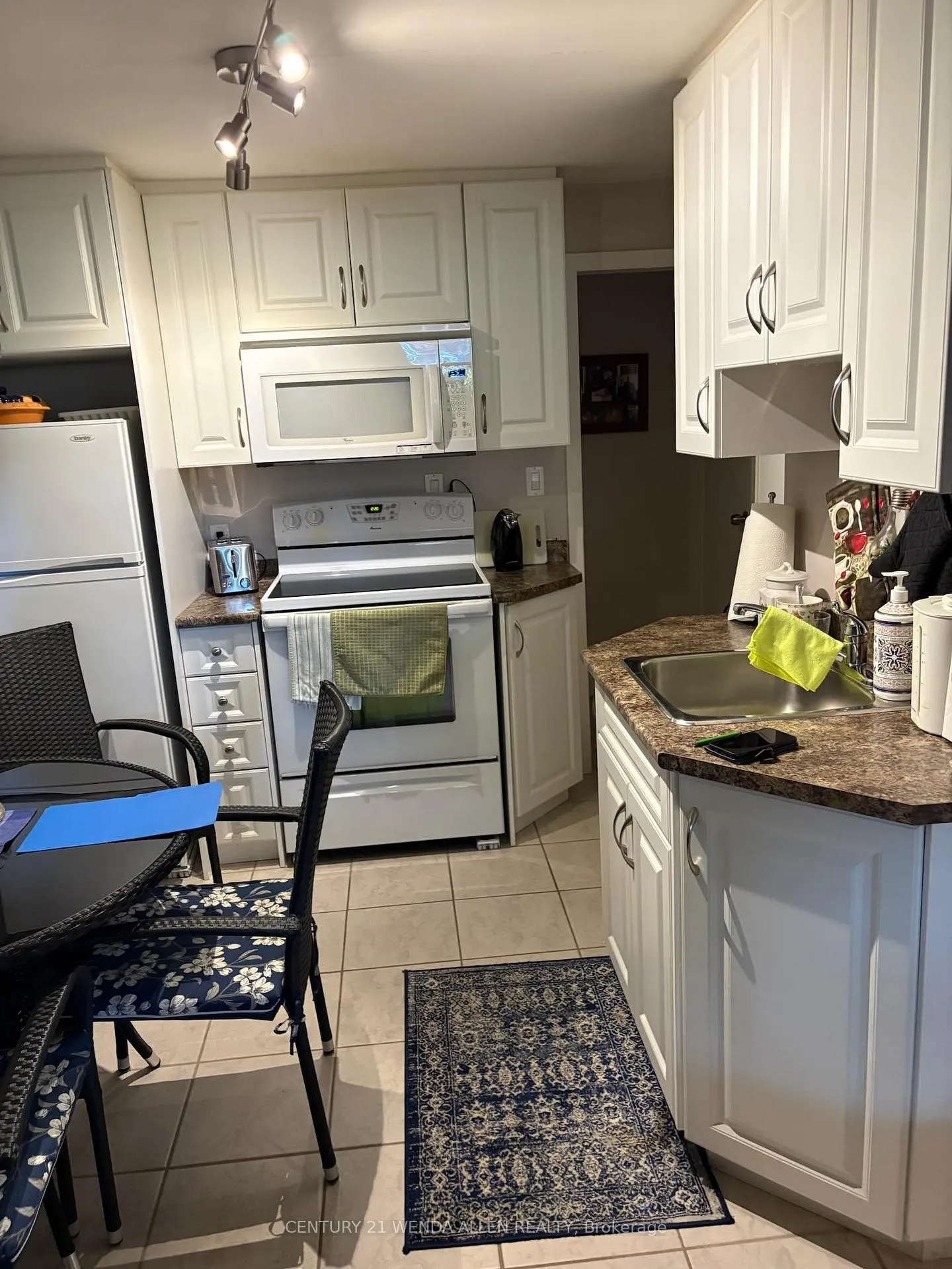 Photo 6 of 558 Lansdowne Drive, Oshawa, Eastdale — HOMEH