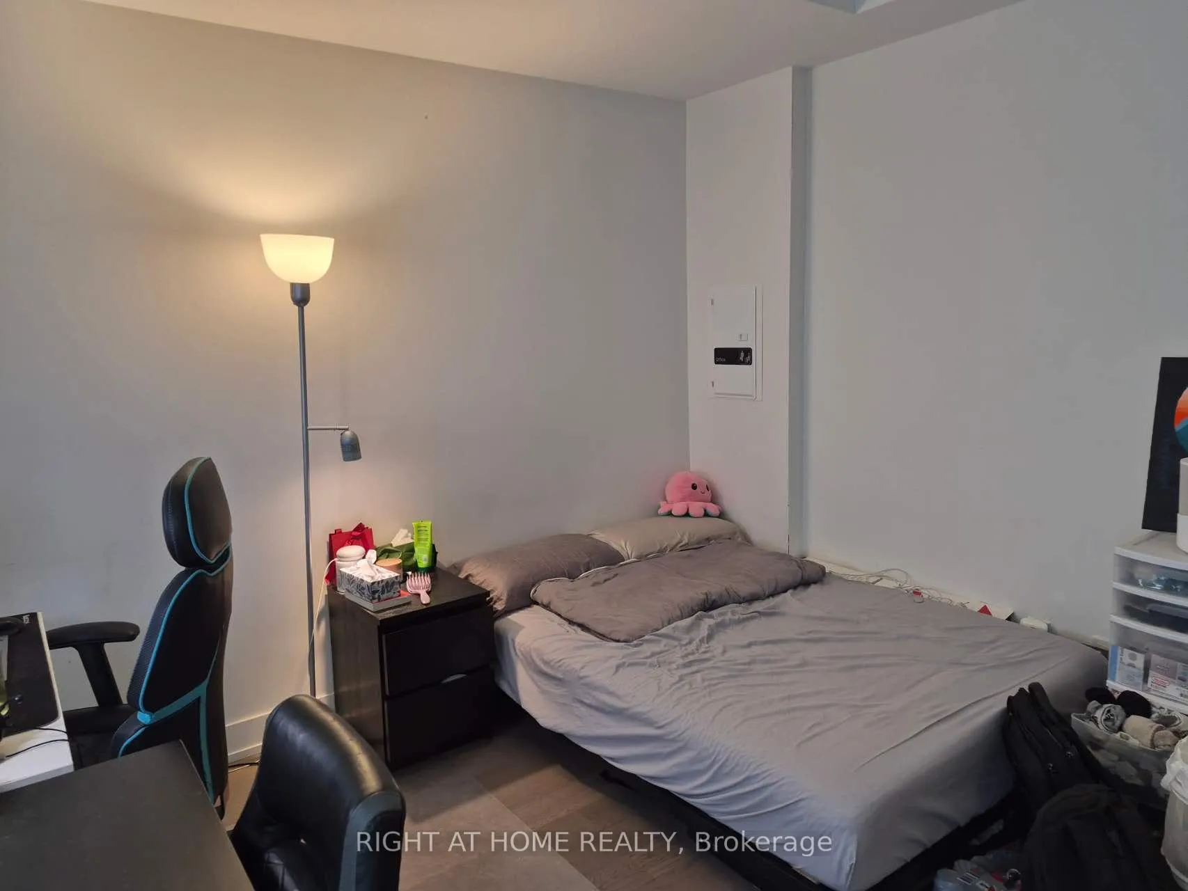 Photo 6 of Unit 2002, 7 Grenville Street, Toronto, Bay Street Corridor — HOMEH