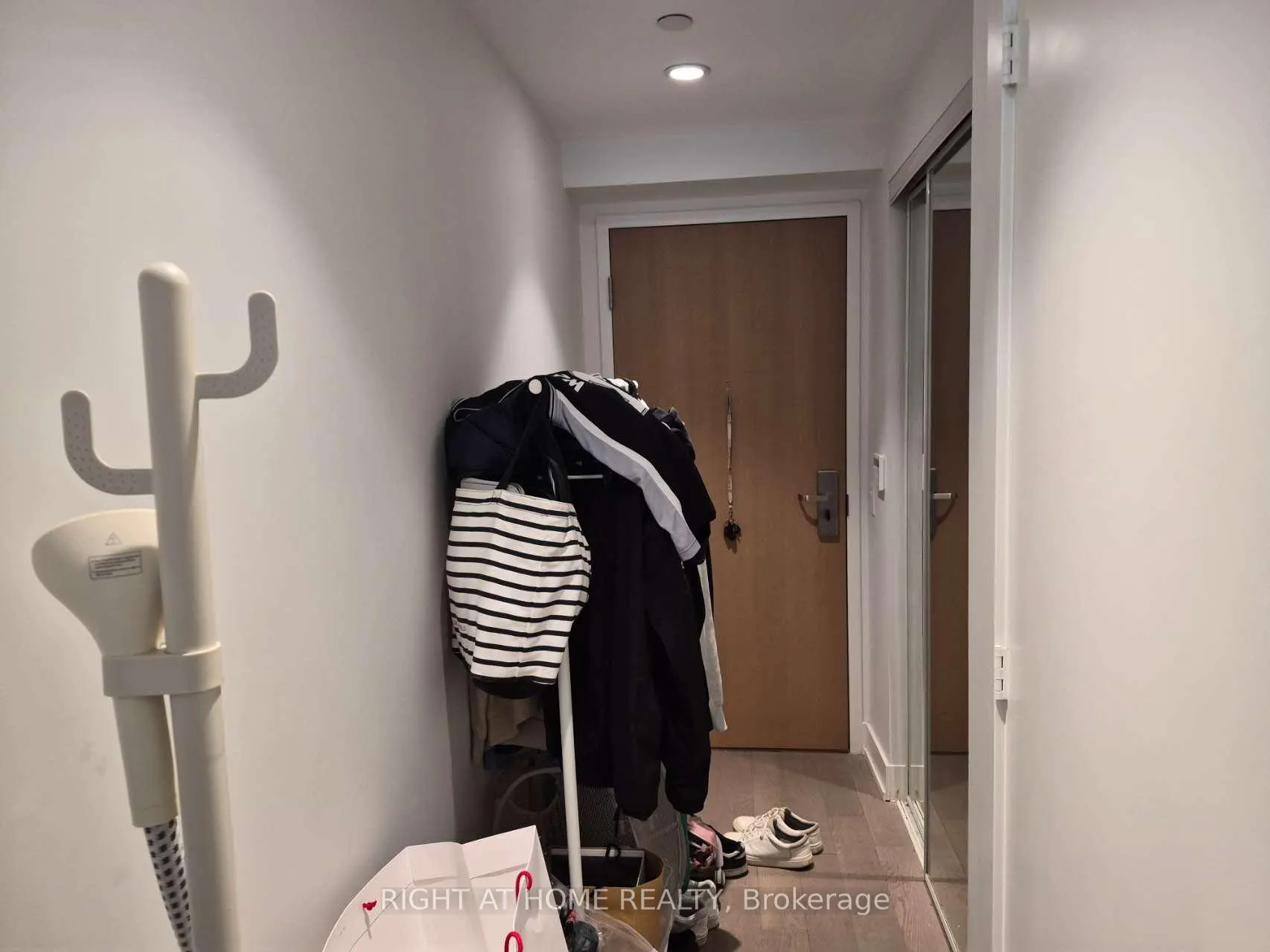 Photo 9 of Unit 2002, 7 Grenville Street, Toronto, Bay Street Corridor — HOMEH