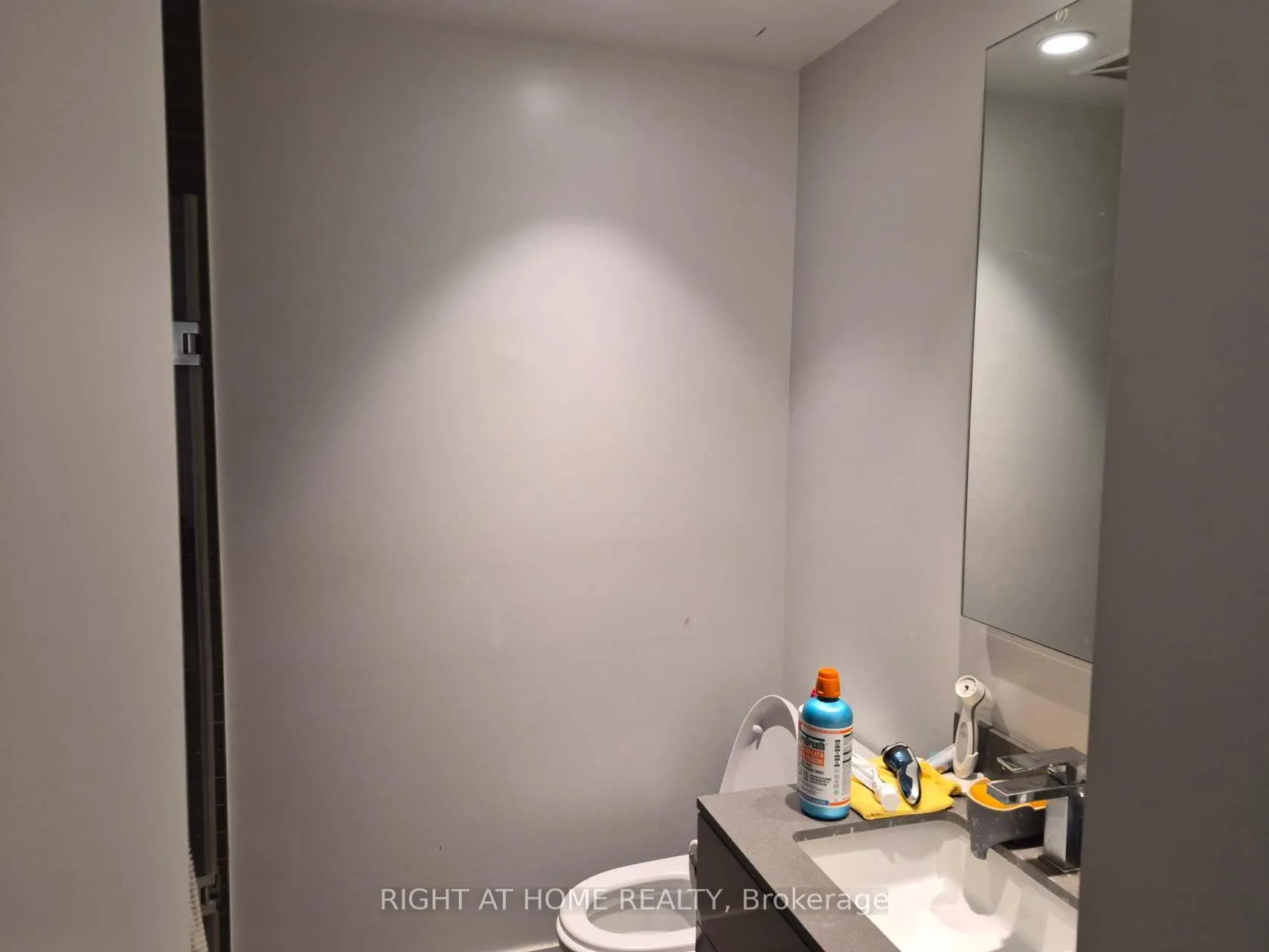 Photo 11 of Unit 2002, 7 Grenville Street, Toronto, Bay Street Corridor — HOMEH