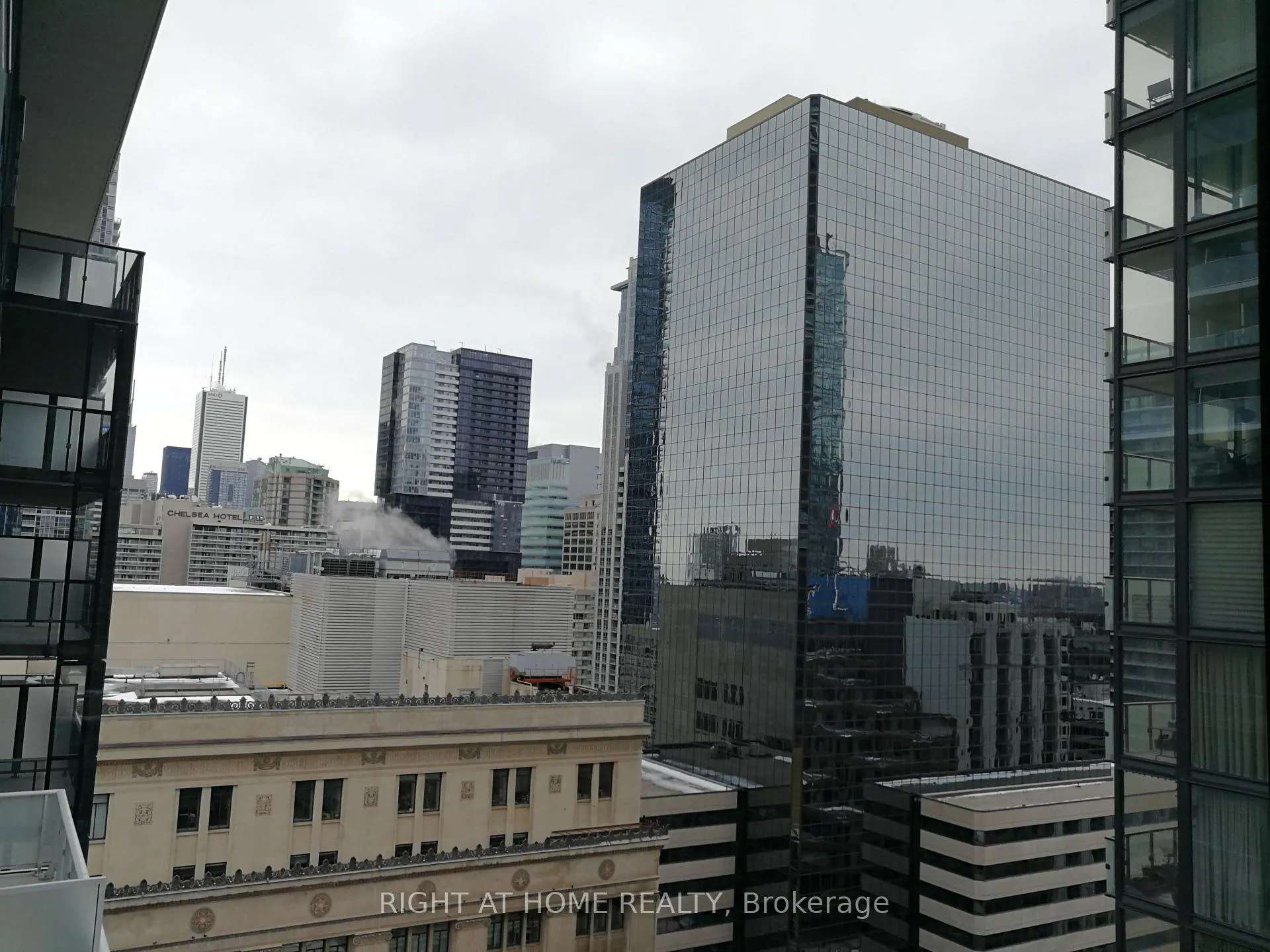 Photo 14 of Unit 2002, 7 Grenville Street, Toronto, Bay Street Corridor — HOMEH
