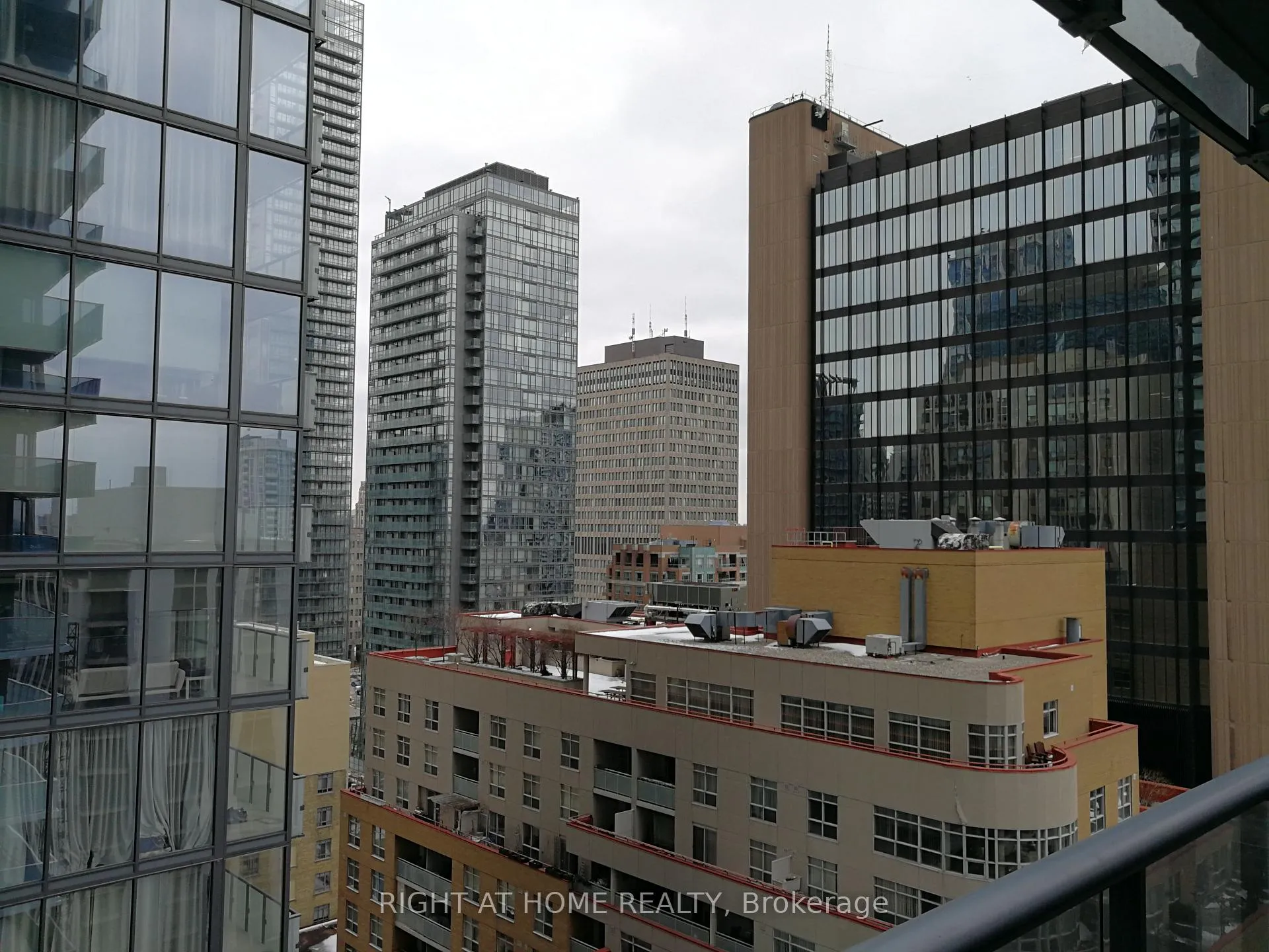 Photo 16 of Unit 2002, 7 Grenville Street, Toronto, Bay Street Corridor — HOMEH