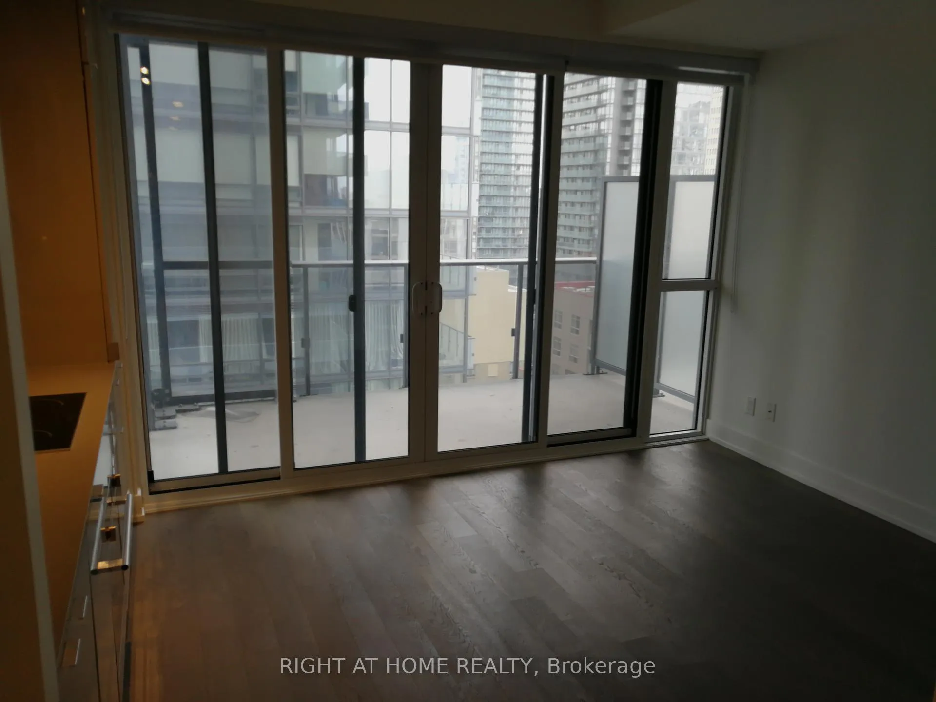 Photo 17 of Unit 2002, 7 Grenville Street, Toronto, Bay Street Corridor — HOMEH