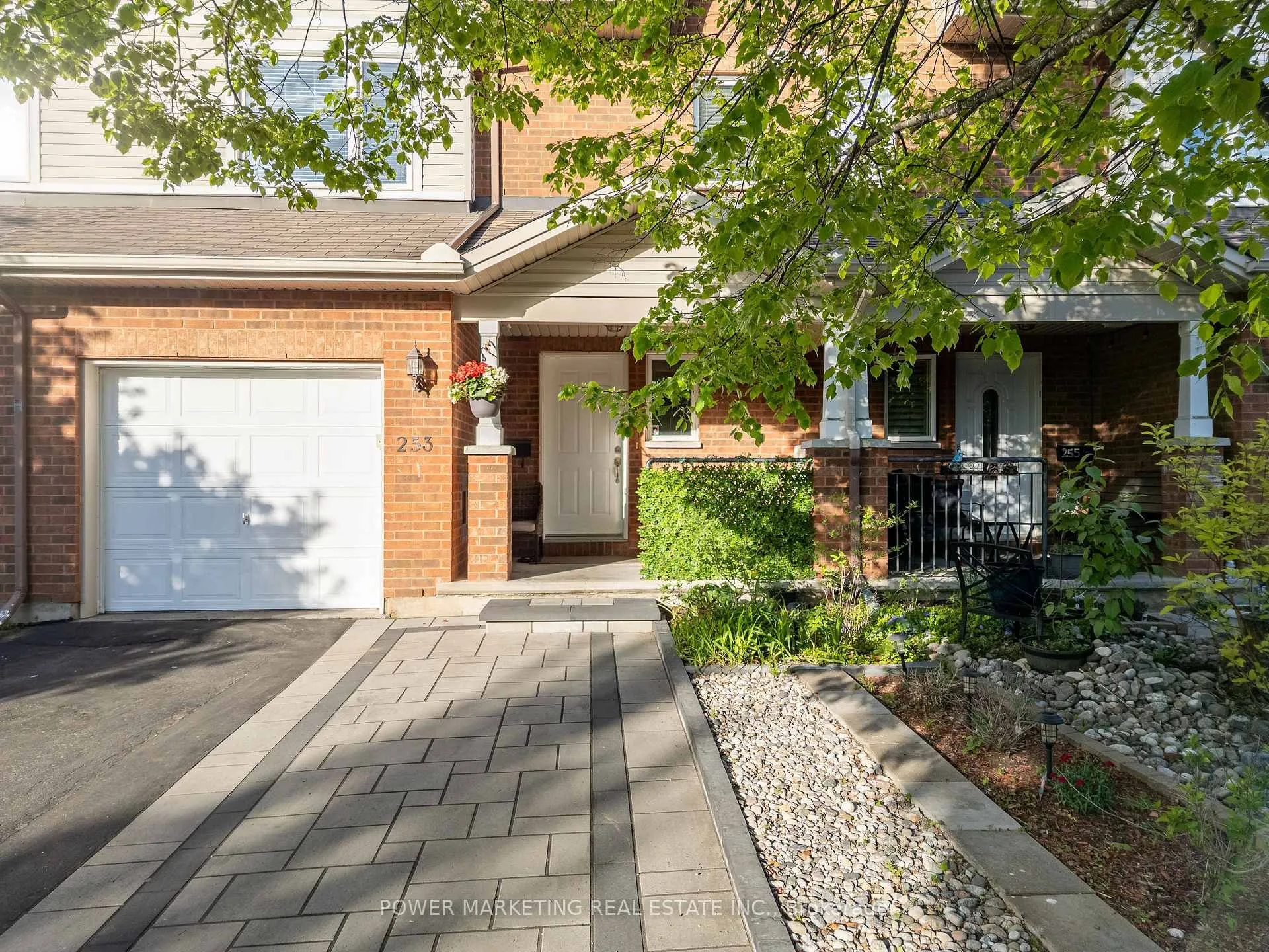 Photo 2 of 253 Parkin Circle, Ottawa, Blossom Park/Kemp Park/Findlay Creek — HOMEH