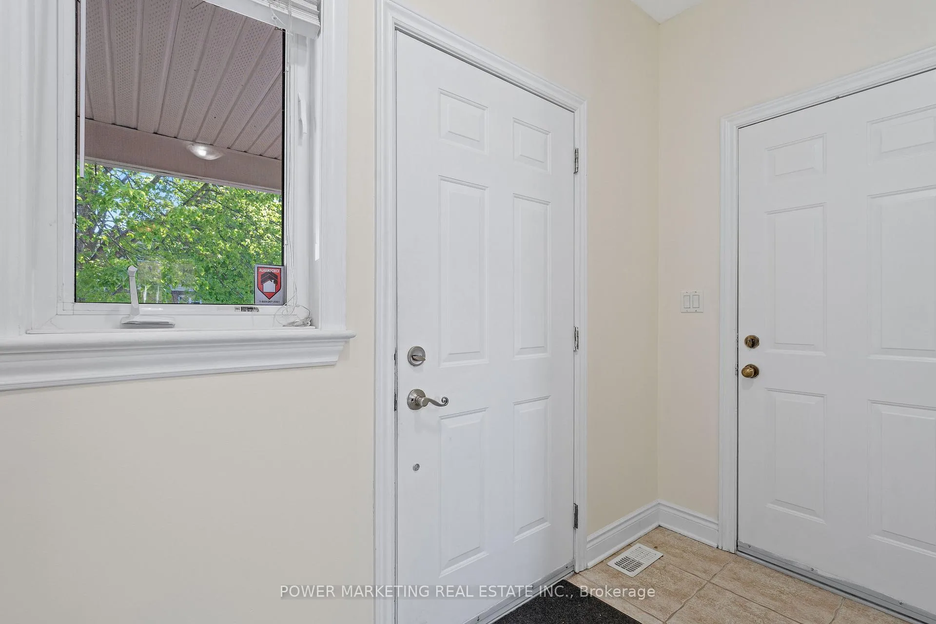 Photo 4 of 253 Parkin Circle, Ottawa, Blossom Park/Kemp Park/Findlay Creek — HOMEH