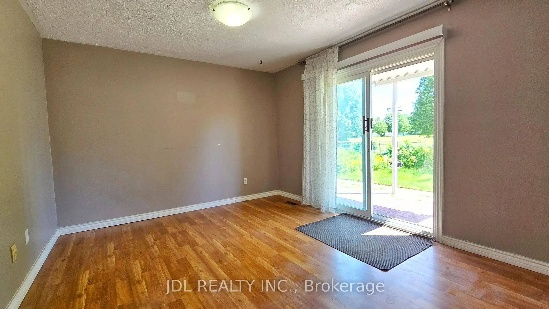 Photo 4 of 233 Fairglen Avenue, Scarborough, Tam O'Shanter-Sullivan — HOMEH