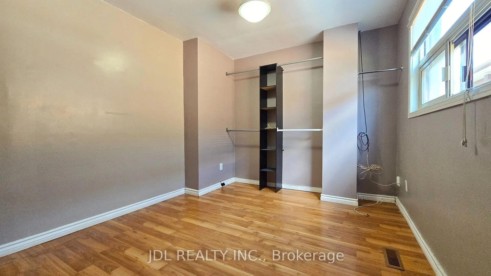 Photo 10 of 233 Fairglen Avenue, Scarborough, Tam O'Shanter-Sullivan — HOMEH