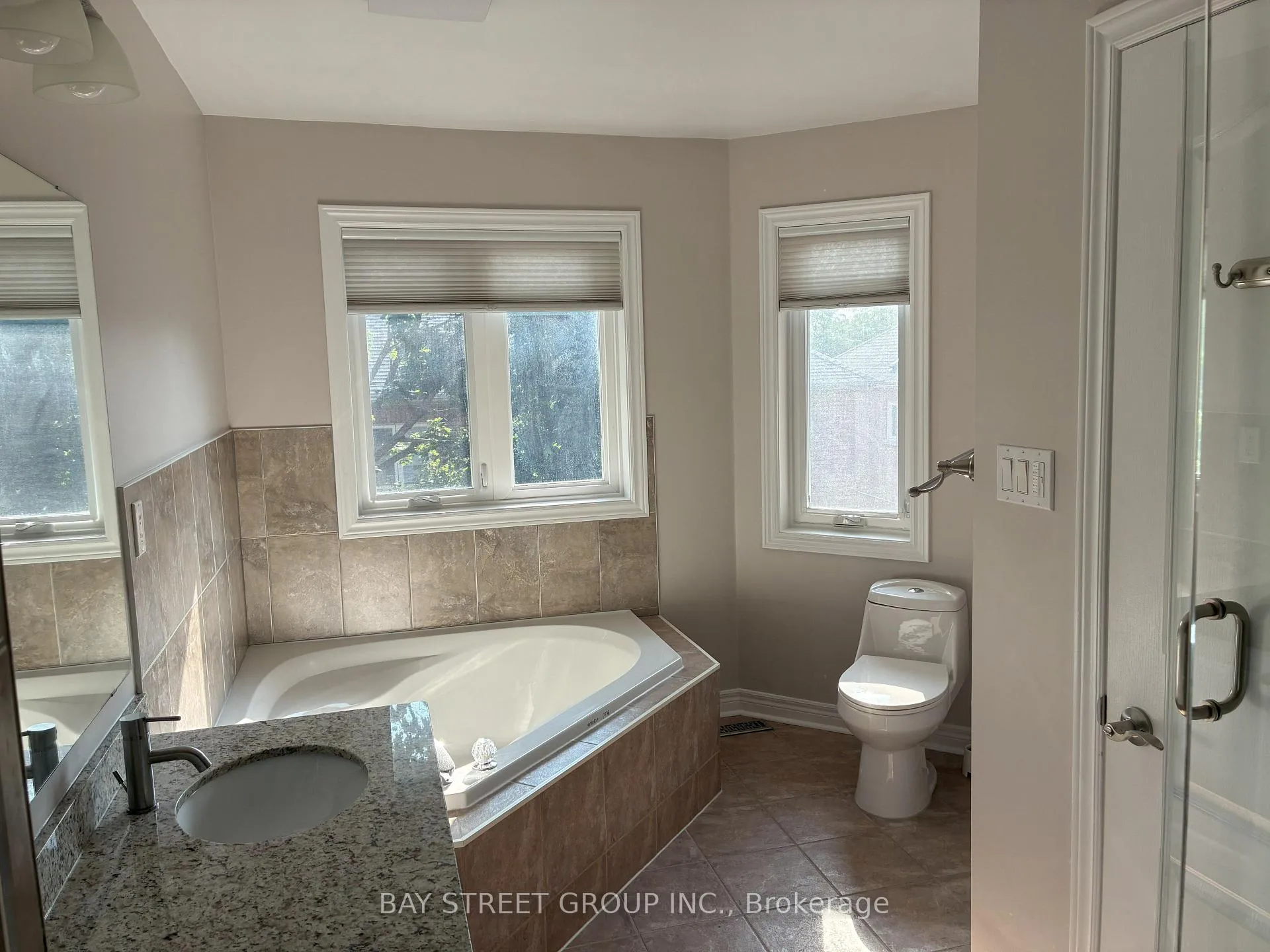Photo 39 of 85 Kimono Crescent, Richmond Hill, Rouge Woods — HOMEH