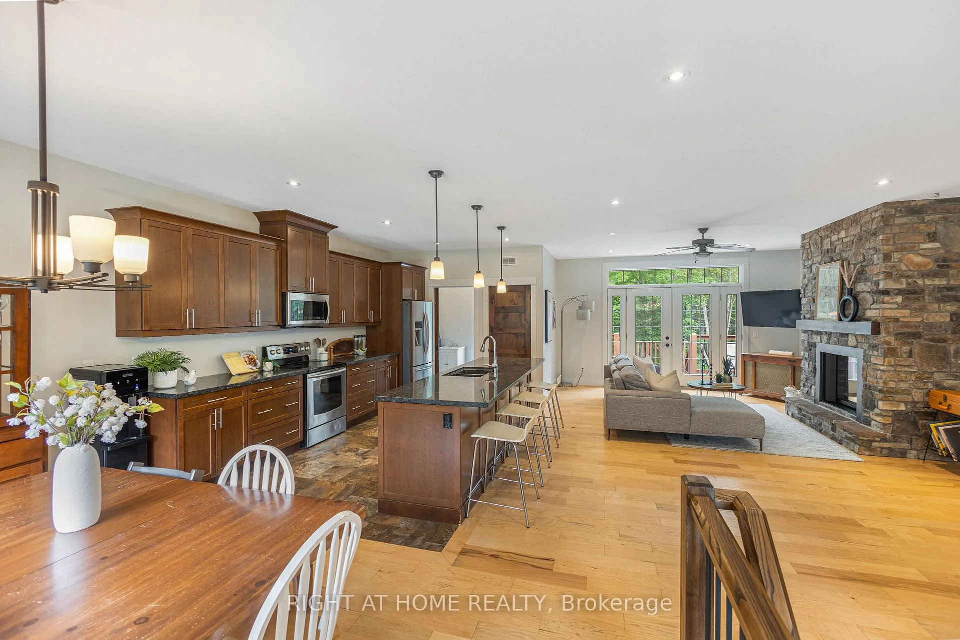 Photo 14 of 590 Golf Course Road, Douro-Dummer — HOMEH