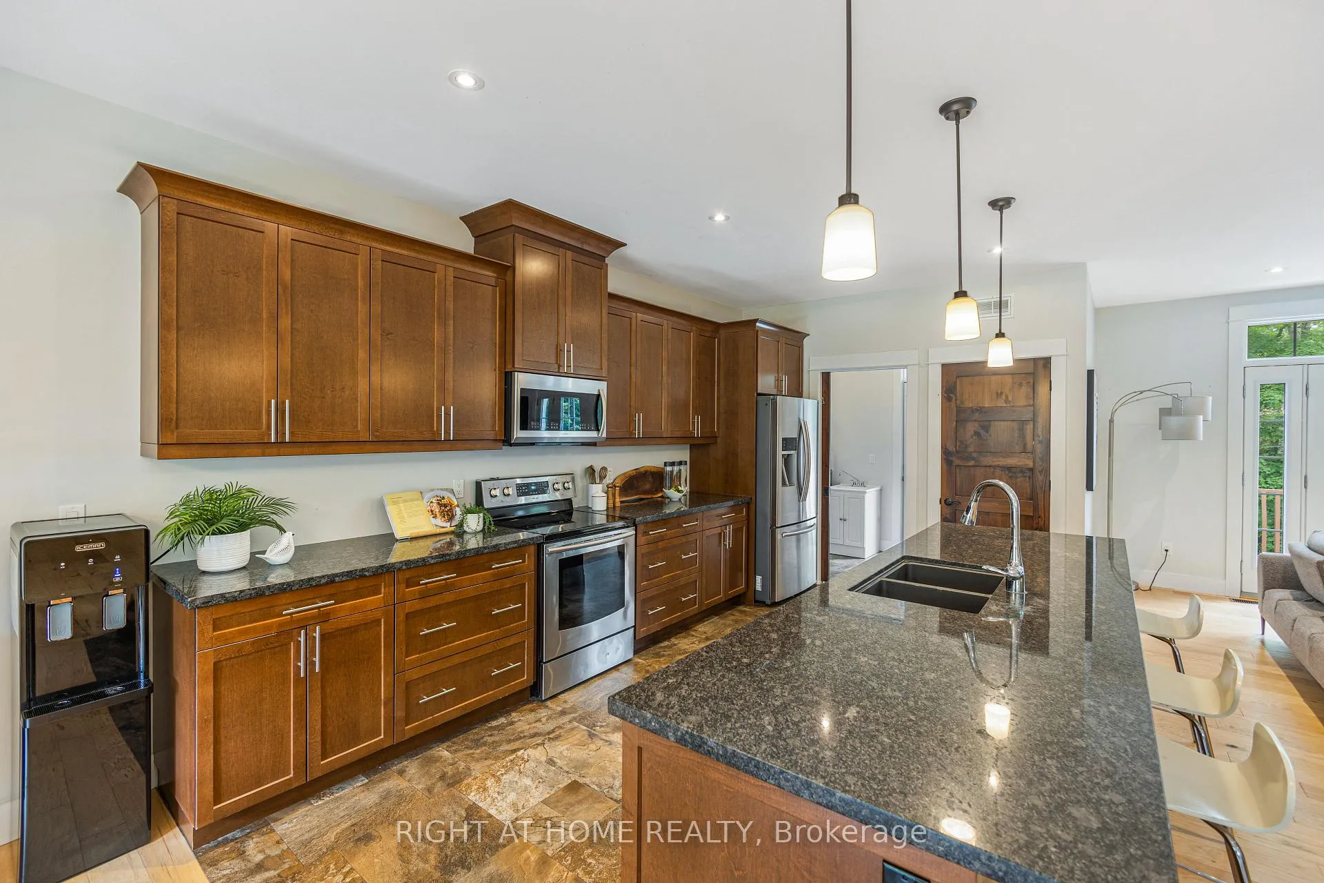 Photo 15 of 590 Golf Course Road, Douro-Dummer — HOMEH