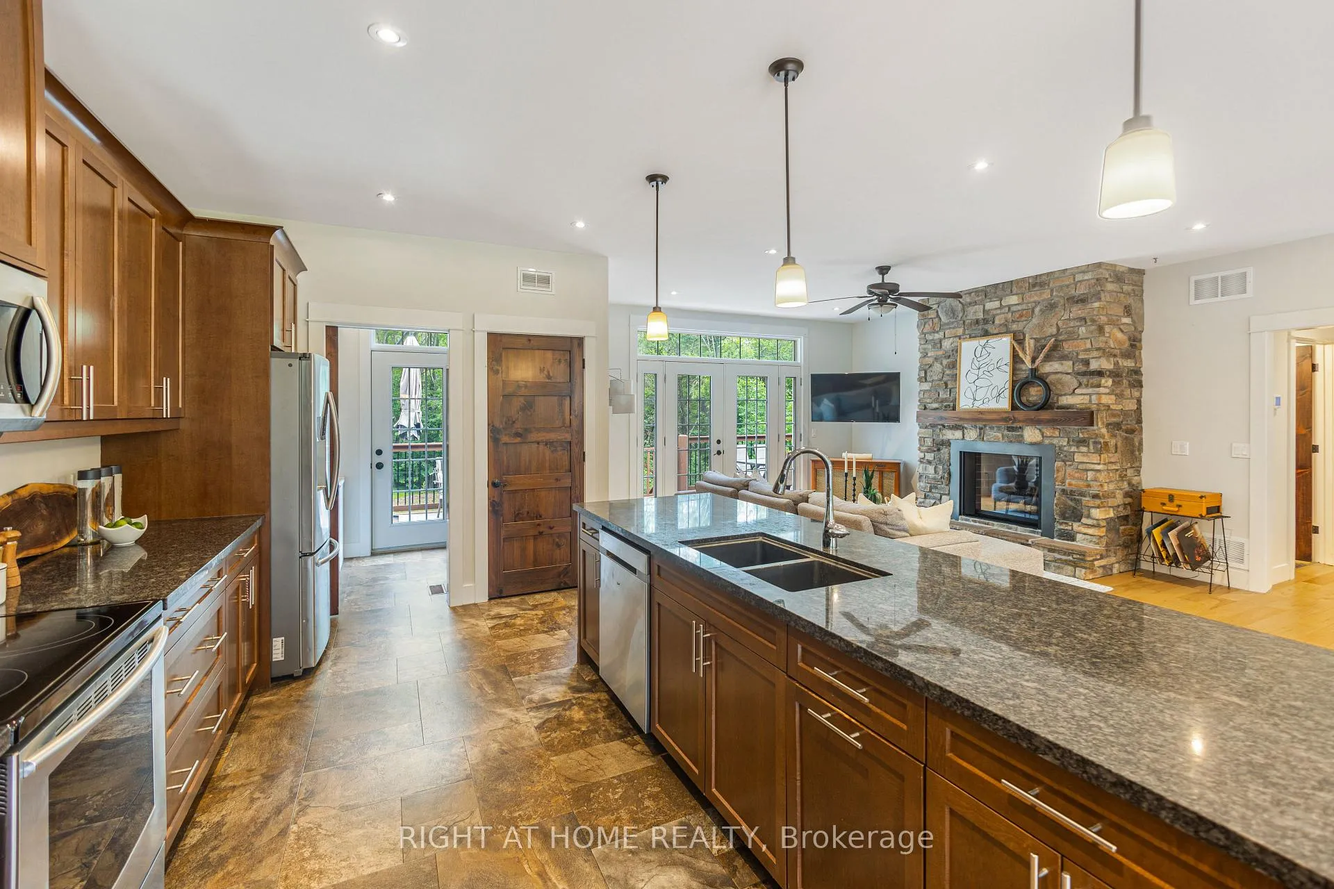 Photo 16 of 590 Golf Course Road, Douro-Dummer — HOMEH