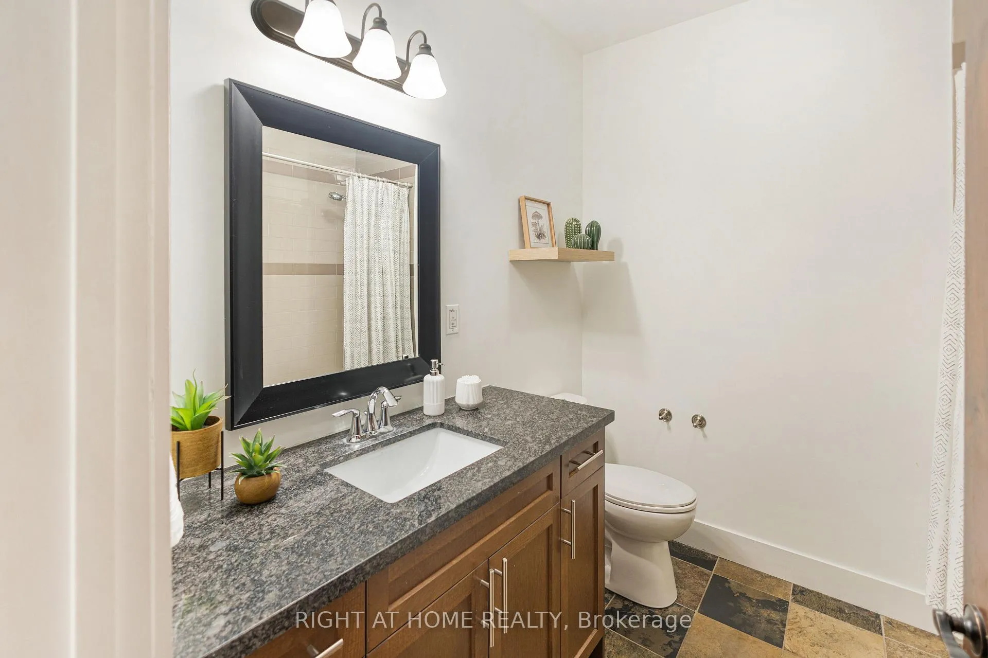 Photo 23 of 590 Golf Course Road, Douro-Dummer — HOMEH