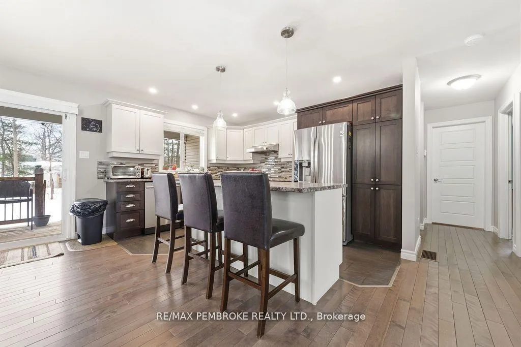 Photo 12 of 21A East Street, Petawawa, Petawawa — HOMEH