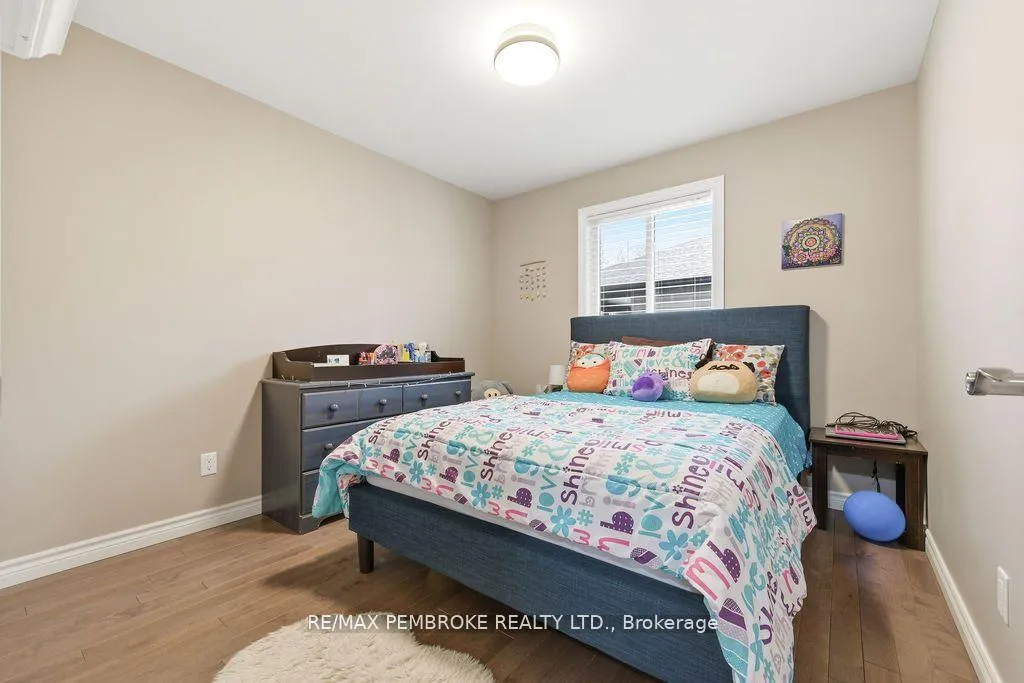 Photo 19 of 21A East Street, Petawawa, Petawawa — HOMEH