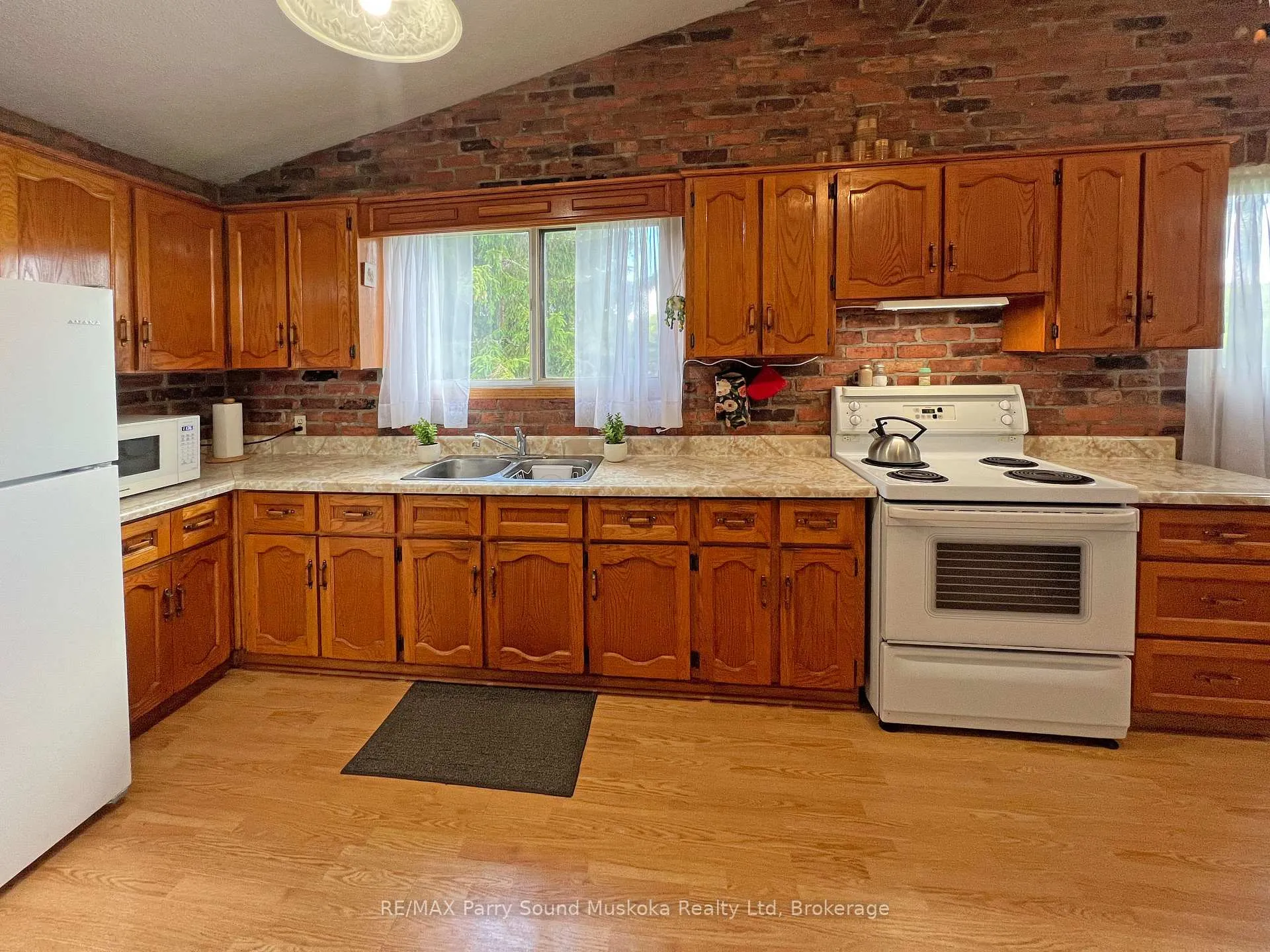 Photo 13 of 15 Dockside Drive, McKellar — HOMEH