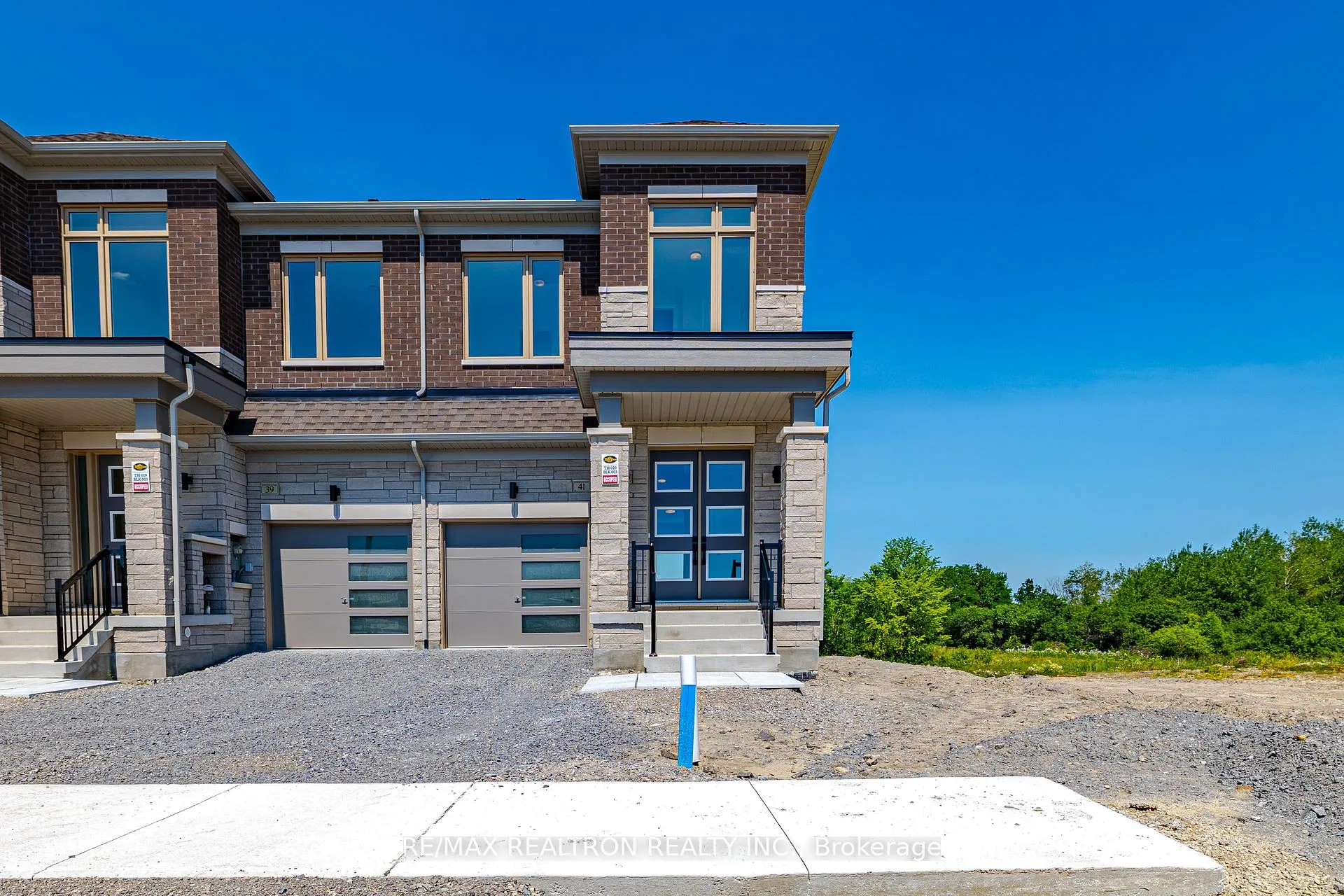Photo 2 of 41 John McCrae Street, Richmond Hill, Rural Richmond Hill — HOMEH