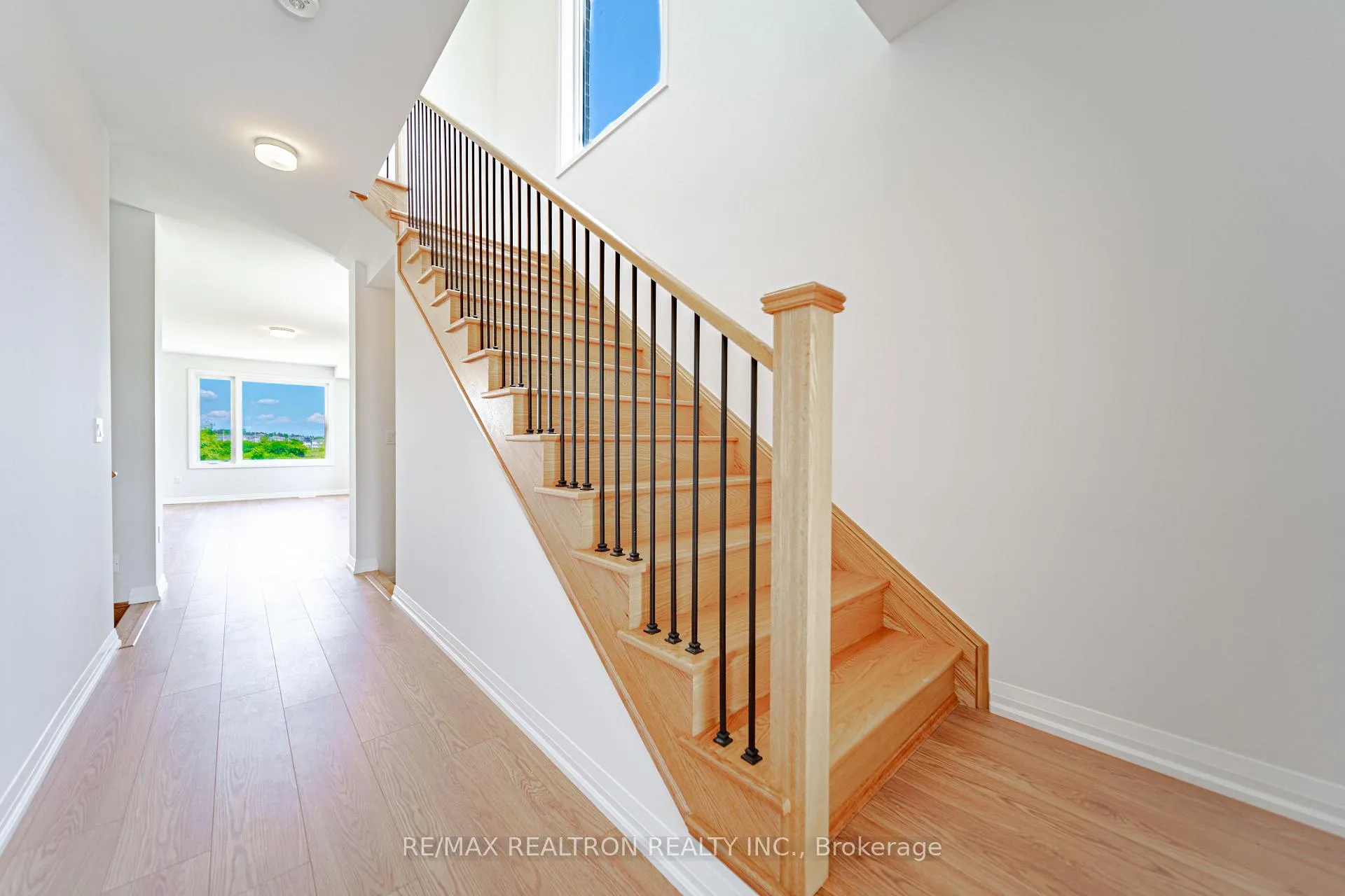 Photo 6 of 41 John McCrae Street, Richmond Hill, Rural Richmond Hill — HOMEH