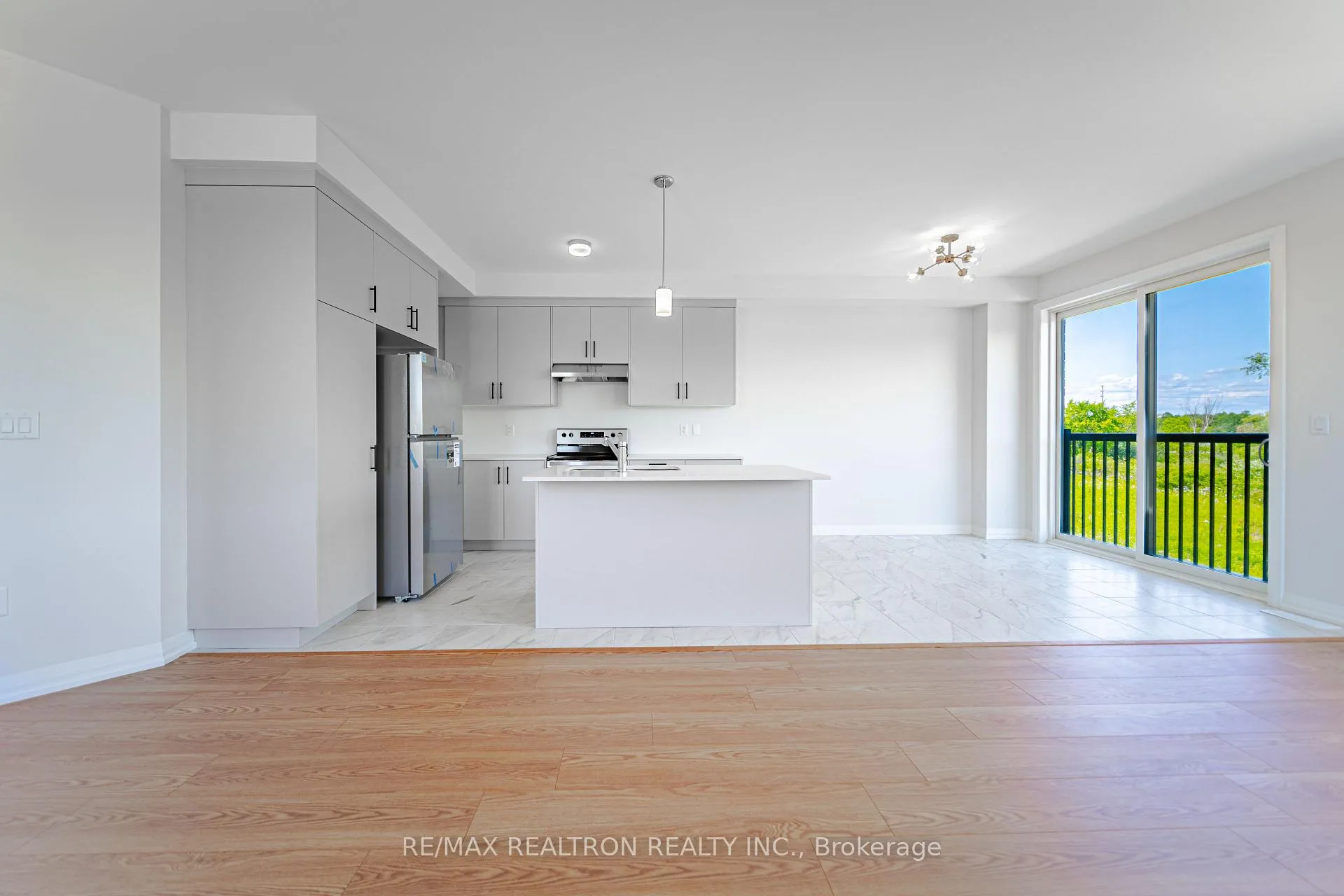 Photo 14 of 41 John McCrae Street, Richmond Hill, Rural Richmond Hill — HOMEH