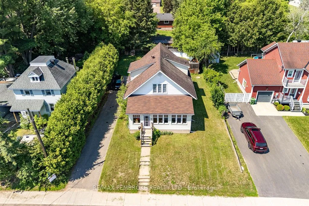Photo 4 of 33 Doran Road, Petawawa, Petawawa — HOMEH