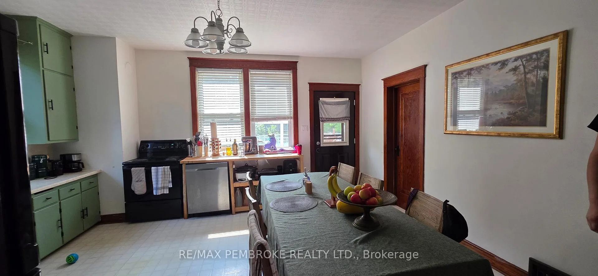 Photo 13 of 33 Doran Road, Petawawa, Petawawa — HOMEH