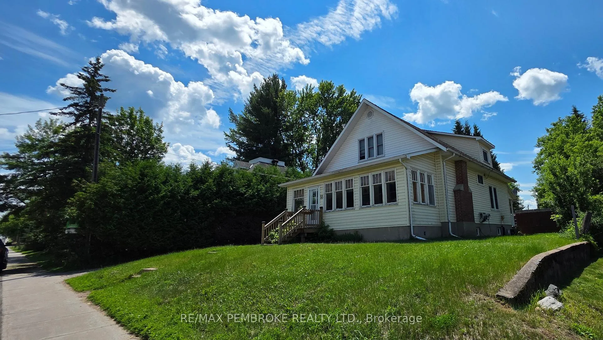 Photo 24 of 33 Doran Road, Petawawa, Petawawa — HOMEH