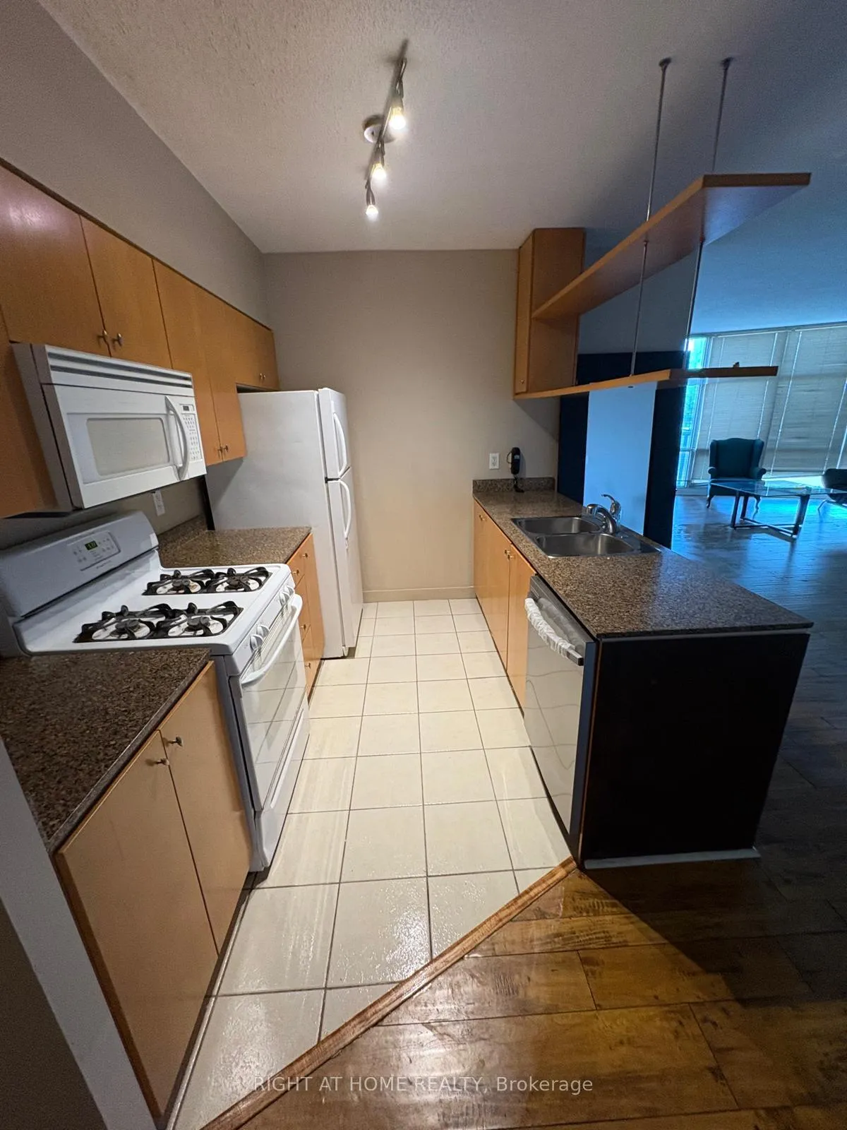 Photo 5 of Unit 512, 35 Mariner Terrace, Toronto, Waterfront Communities — HOMEH