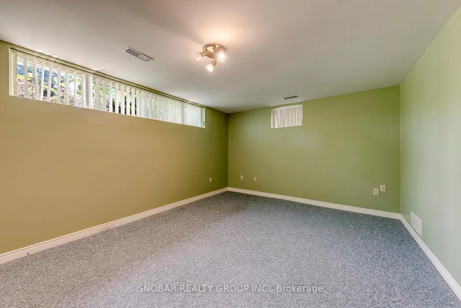 Photo 17 of 201 Thistle Down Boulevard, Etobicoke, Thistletown-Beaumonde Heights — HOMEH