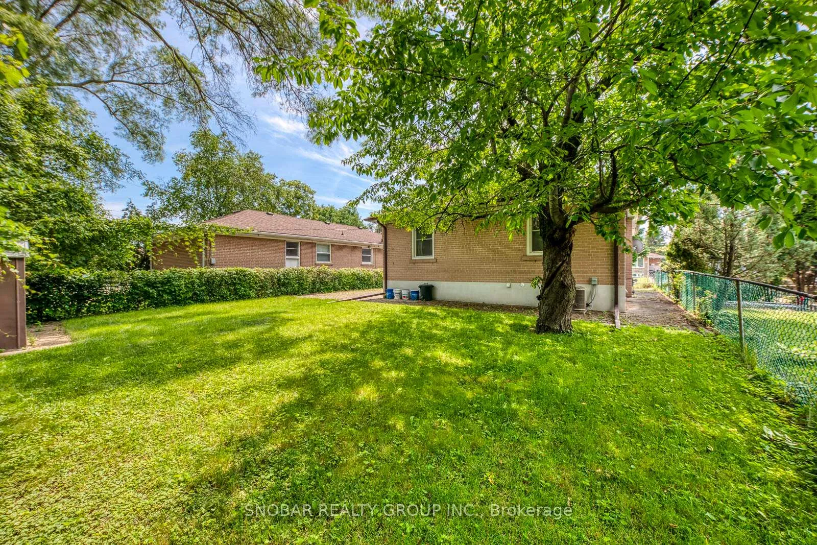 Photo 23 of 201 Thistle Down Boulevard, Etobicoke, Thistletown-Beaumonde Heights — HOMEH