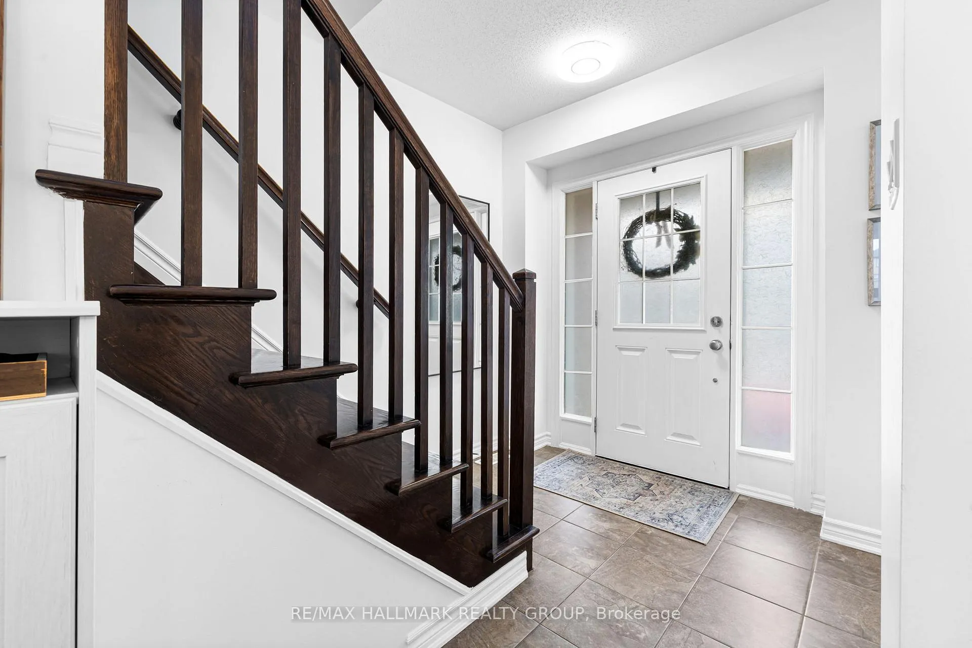 Photo 3 of 529 Dundonald Drive, Ottawa, Barrhaven - Half Moon Bay — HOMEH