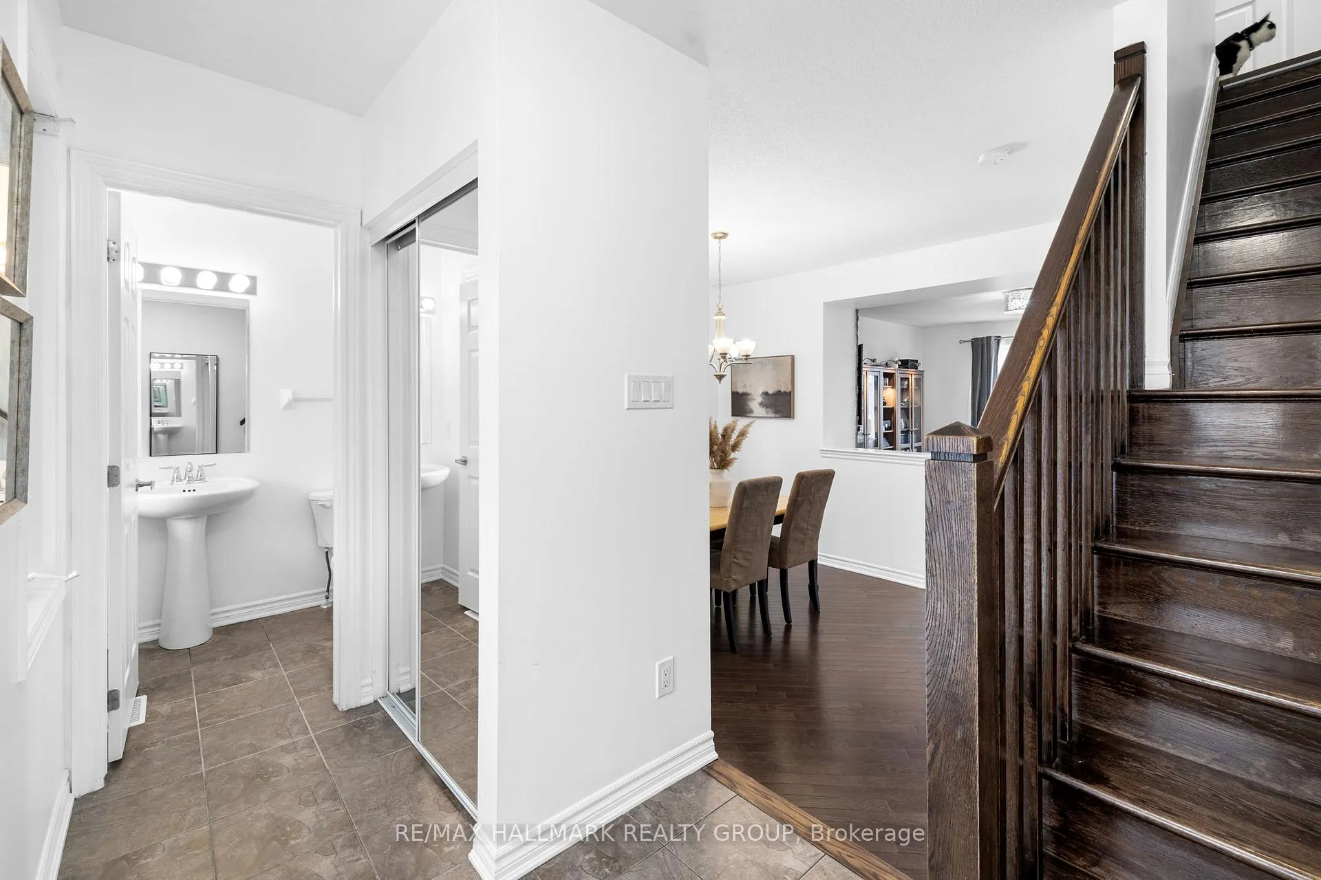 Photo 4 of 529 Dundonald Drive, Ottawa, Barrhaven - Half Moon Bay — HOMEH