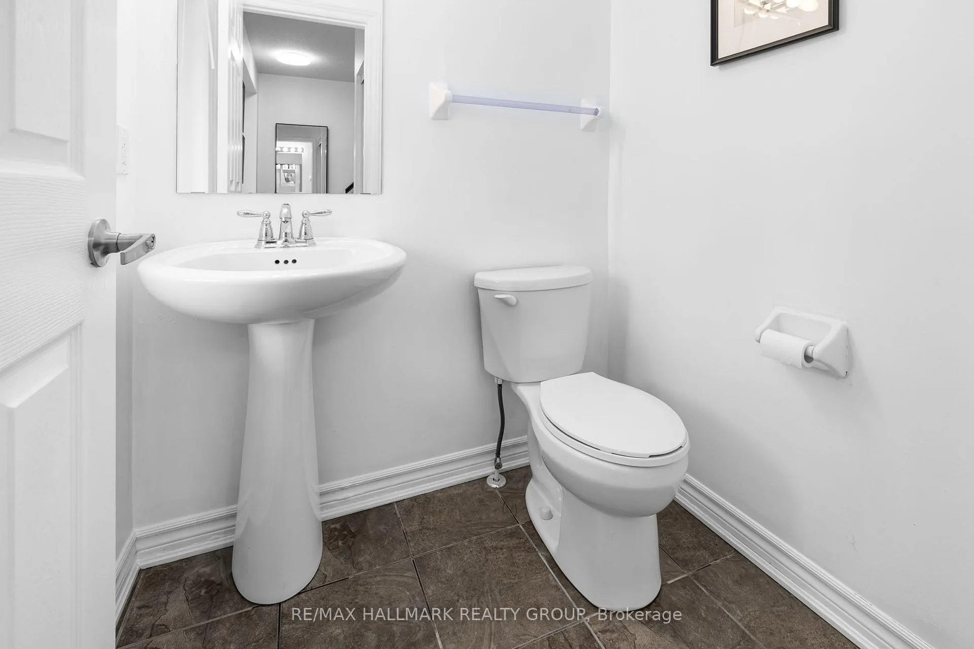 Photo 5 of 529 Dundonald Drive, Ottawa, Barrhaven - Half Moon Bay — HOMEH