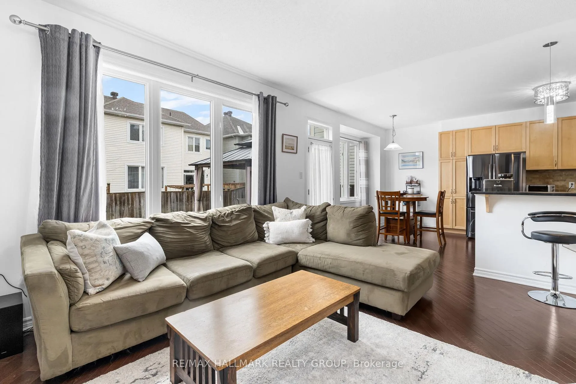 Photo 12 of 529 Dundonald Drive, Ottawa, Barrhaven - Half Moon Bay — HOMEH