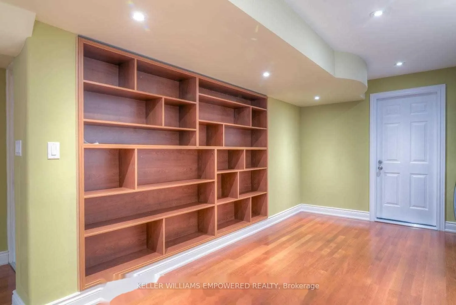 Photo 6 of Unit Lower, 142 Ner Israel Drive, Vaughan, Patterson — HOMEH
