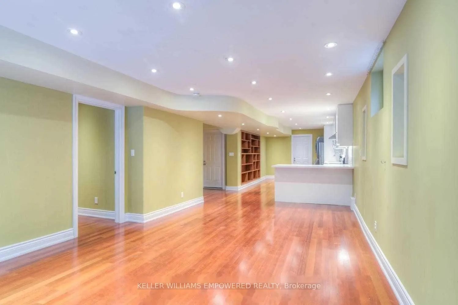 Photo 7 of Unit Lower, 142 Ner Israel Drive, Vaughan, Patterson — HOMEH