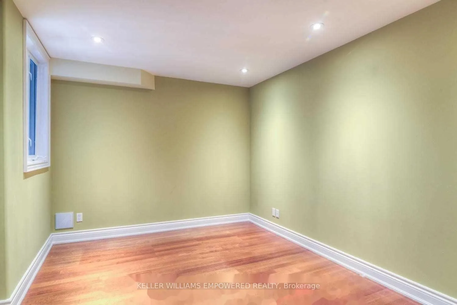 Photo 8 of Unit Lower, 142 Ner Israel Drive, Vaughan, Patterson — HOMEH