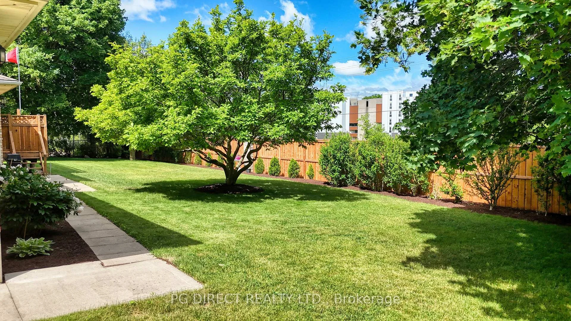 Photo 8 of 7 Old Stone Court, Guelph, Kortright East — HOMEH