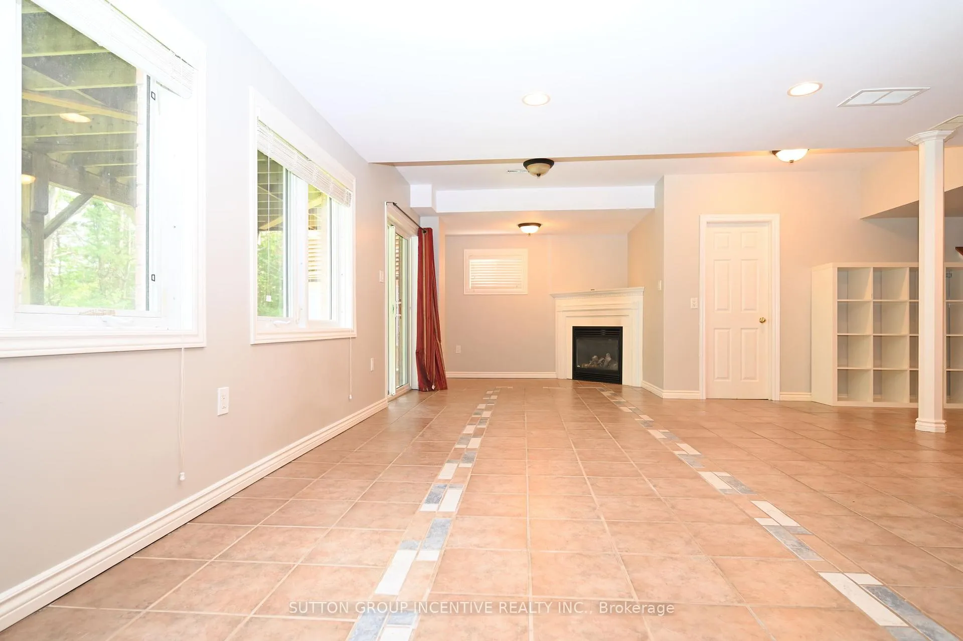 Photo 22 of 28 Silvercreek Crescent, Barrie, Ardagh — HOMEH
